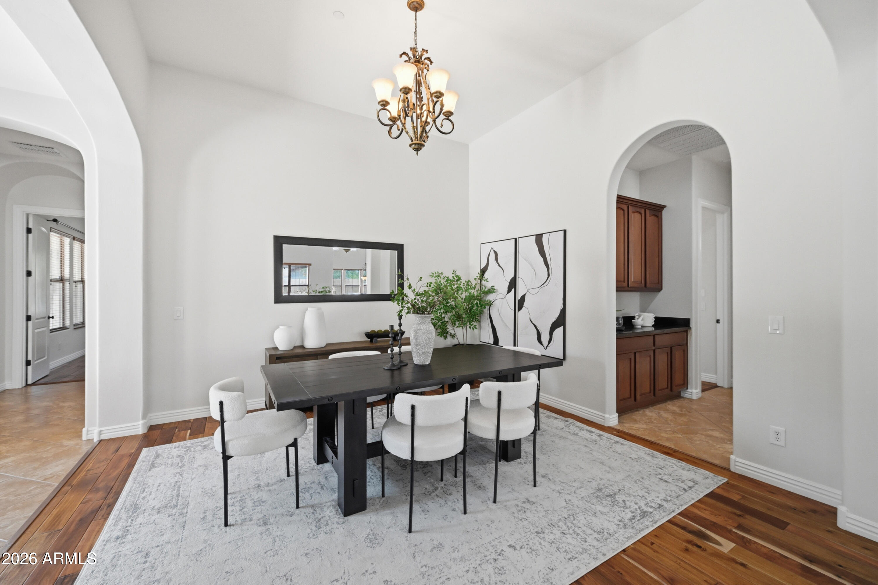 758 E SUNBURST Lane