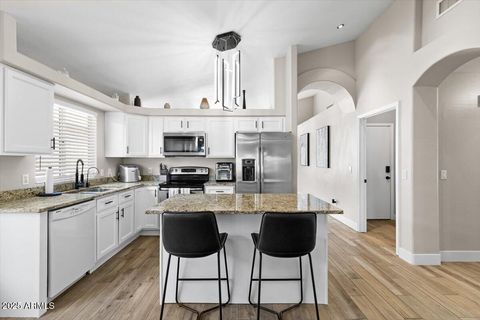 110 W ROSEMONTE Drive Phoenix AZ 85027