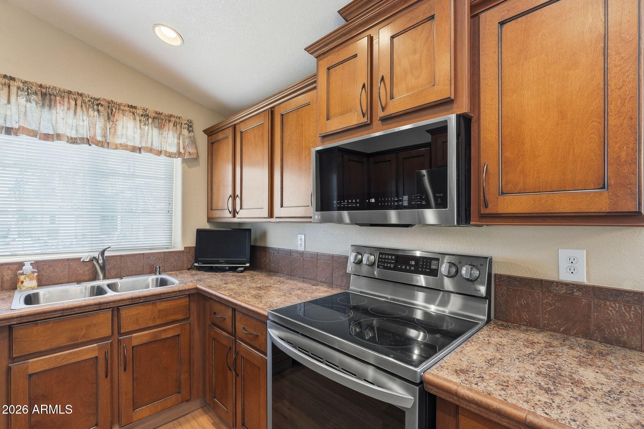 11201 N EL MIRAGE Road 647