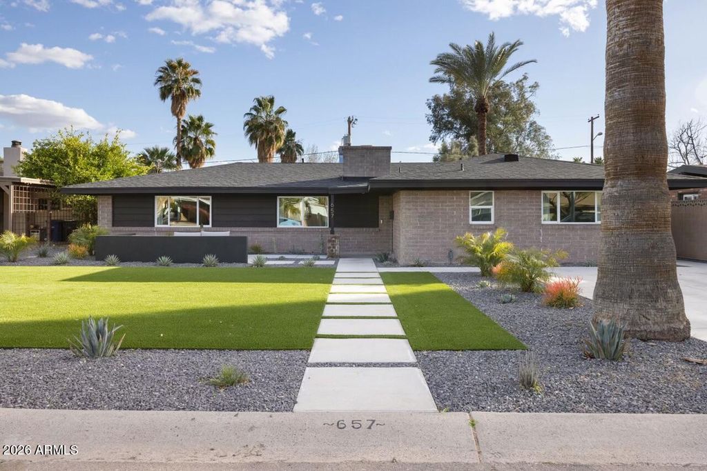 Photo of 657 W Toledo Street, Chandler, AZ 85225 (MLS # 6990586)