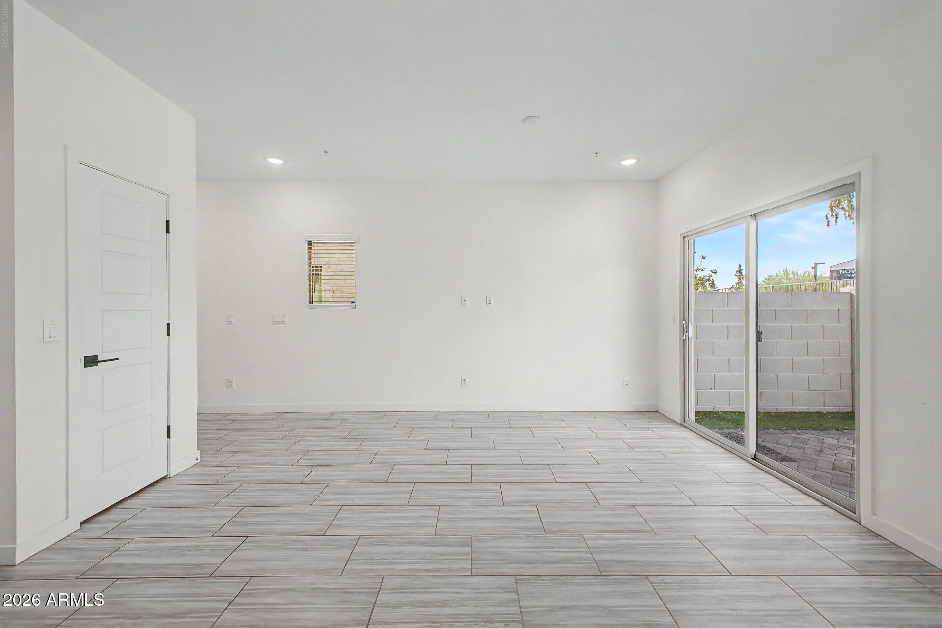 2280 W HARMONT Drive