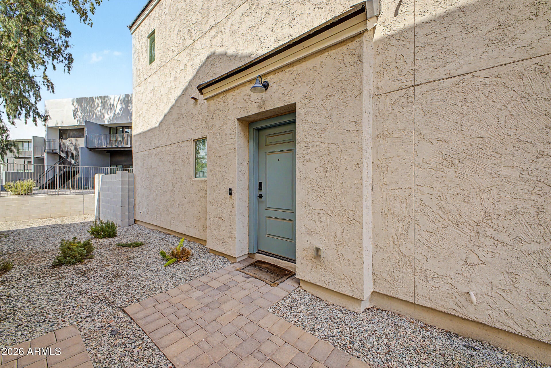 2280 W HARMONT Drive