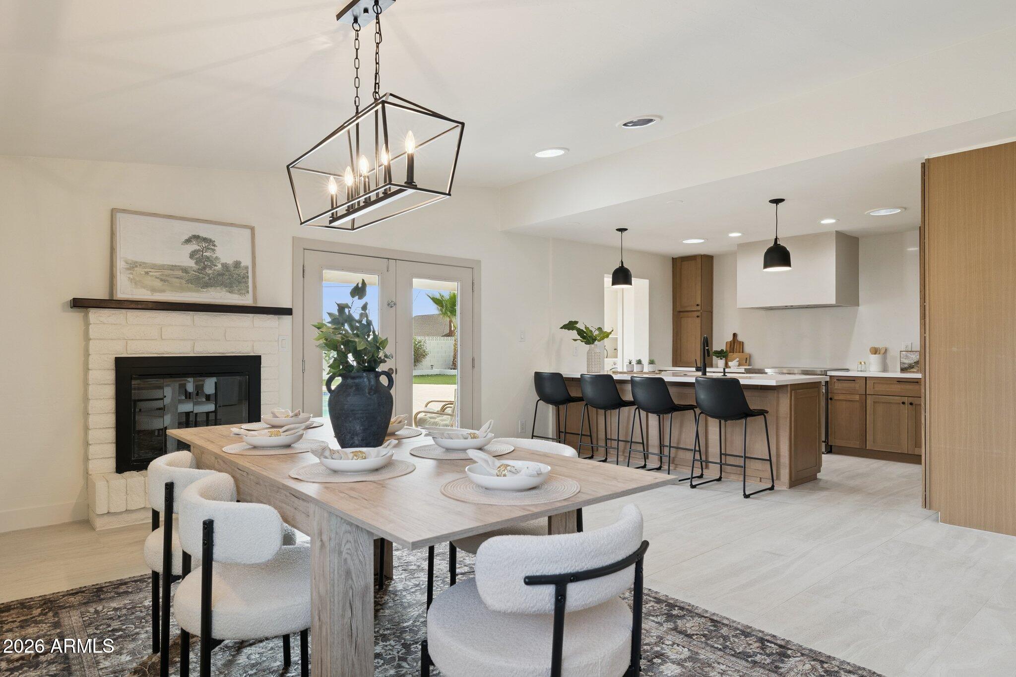 1023 E Larkspur Lane