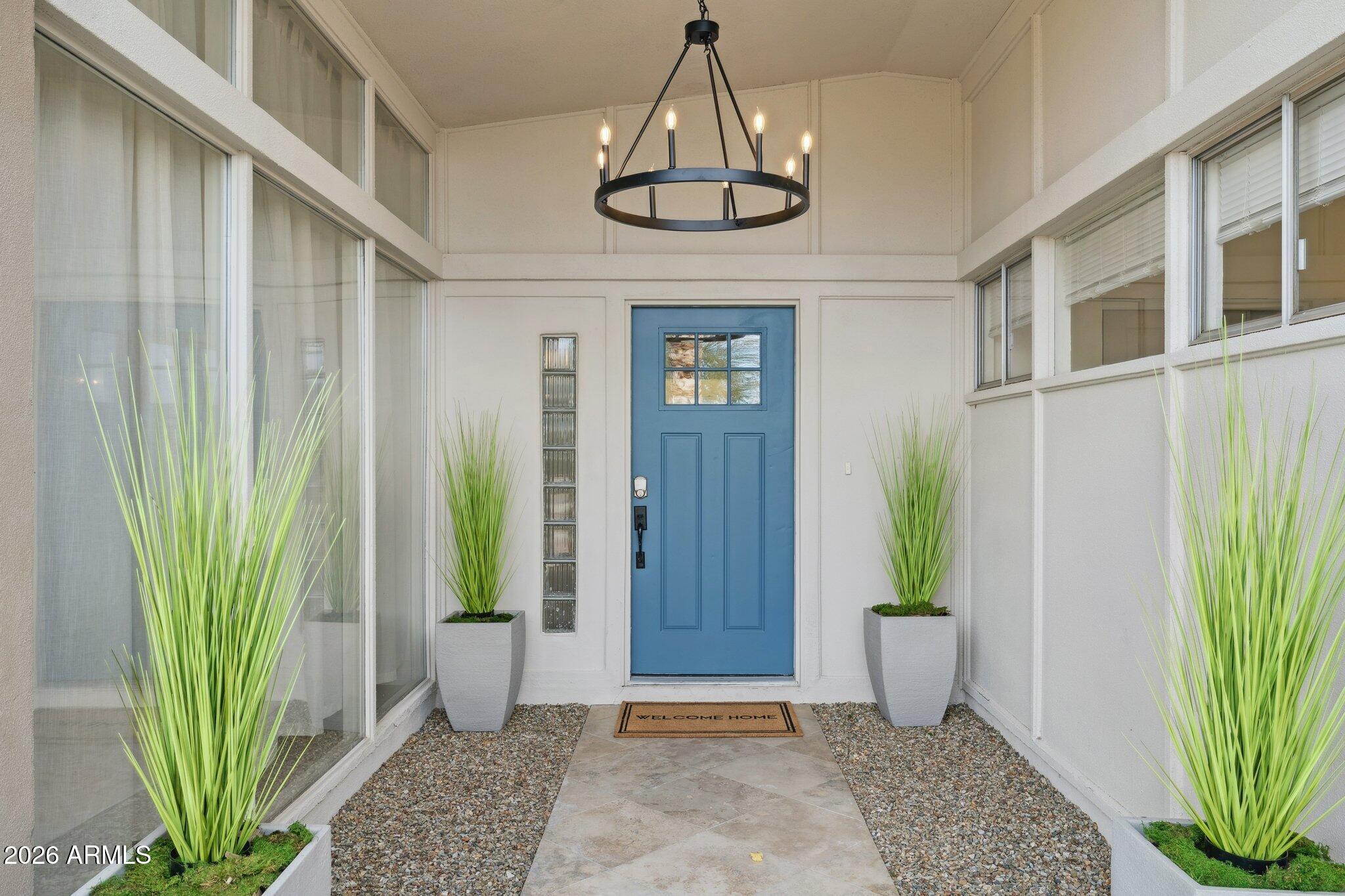 1023 E Larkspur Lane