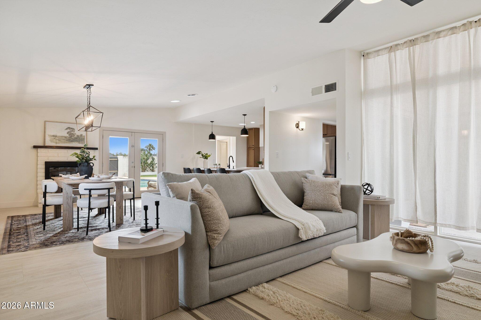 1023 E Larkspur Lane