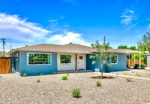 Single Family Residence in Phoenix AZ 1330 ROMA Avenue.jpg