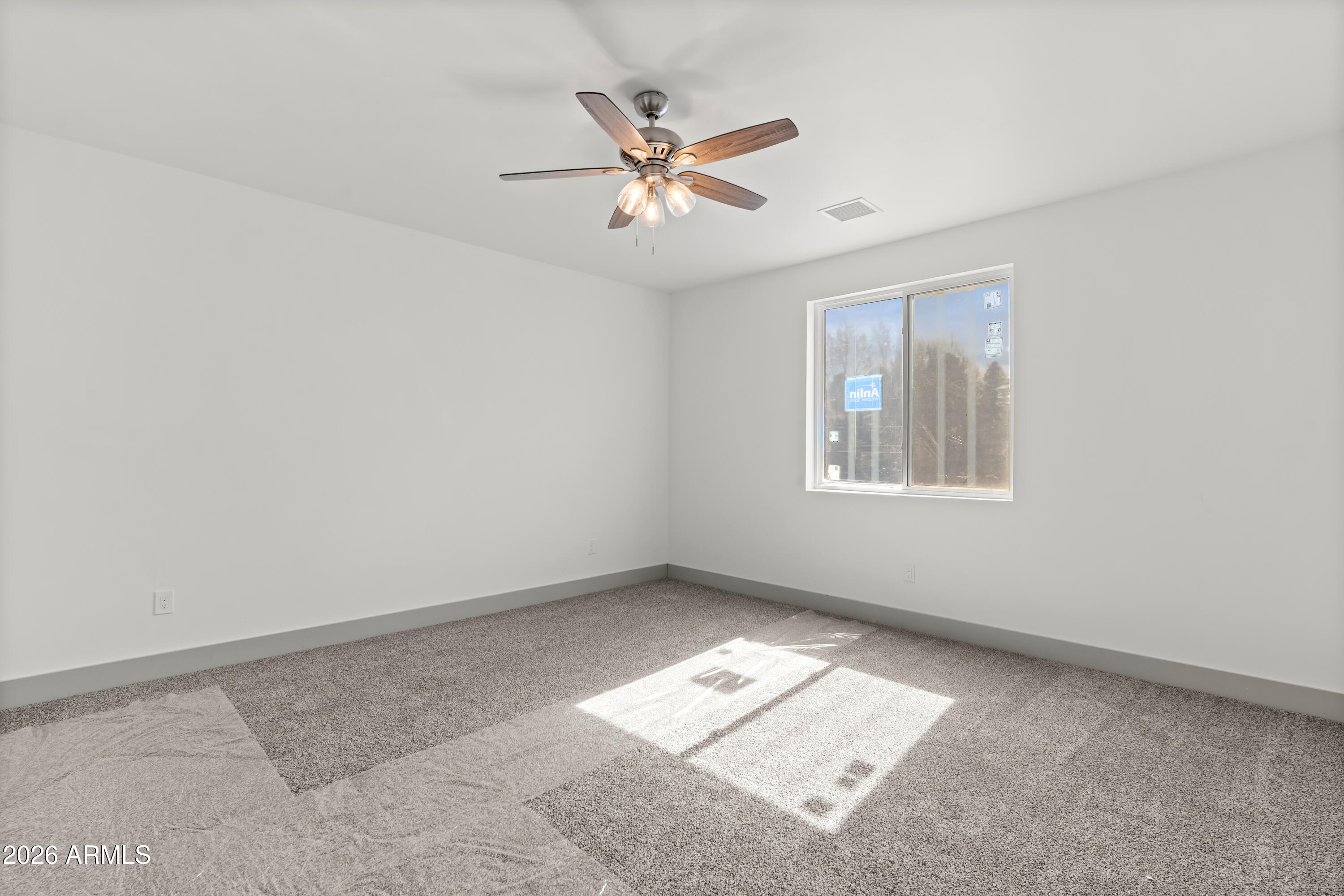 1921 E ARROWHEAD Avenue