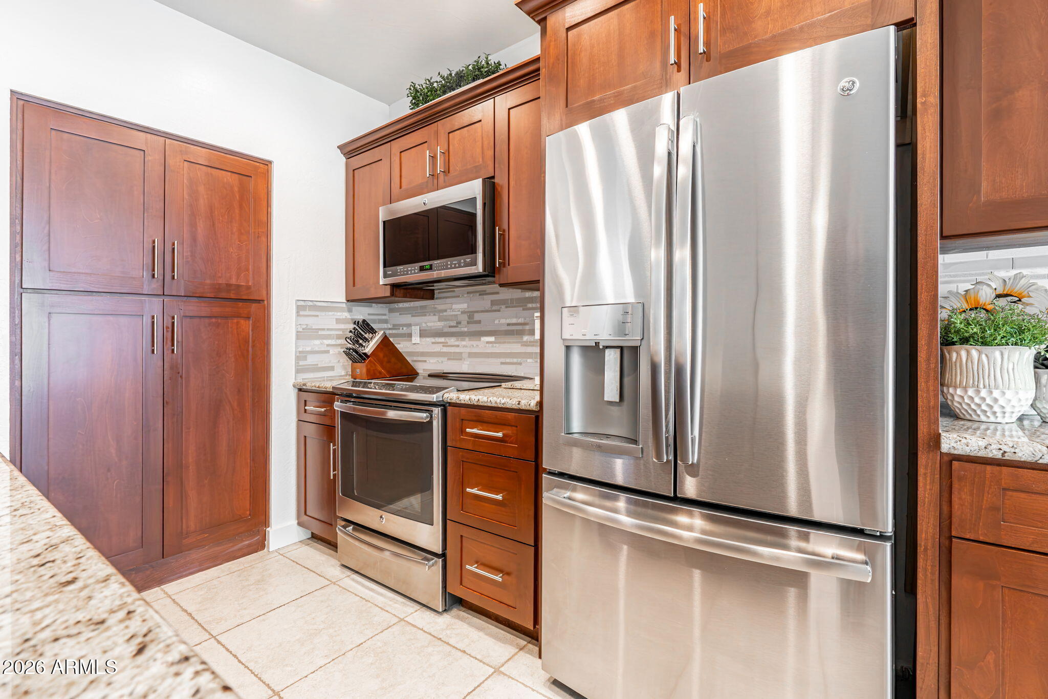 9705 E MOUNTAIN VIEW Road 1192