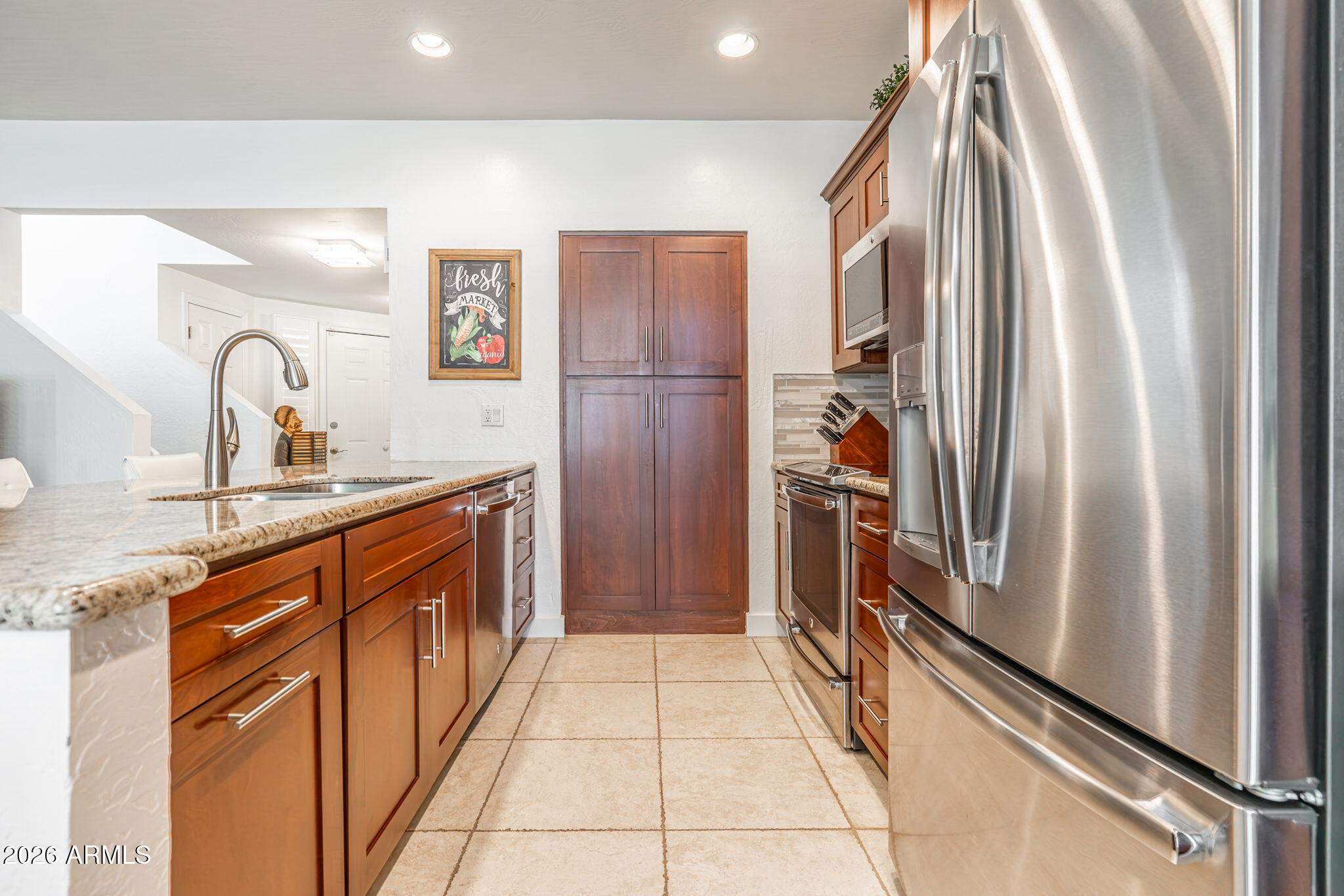 9705 E MOUNTAIN VIEW Road 1192