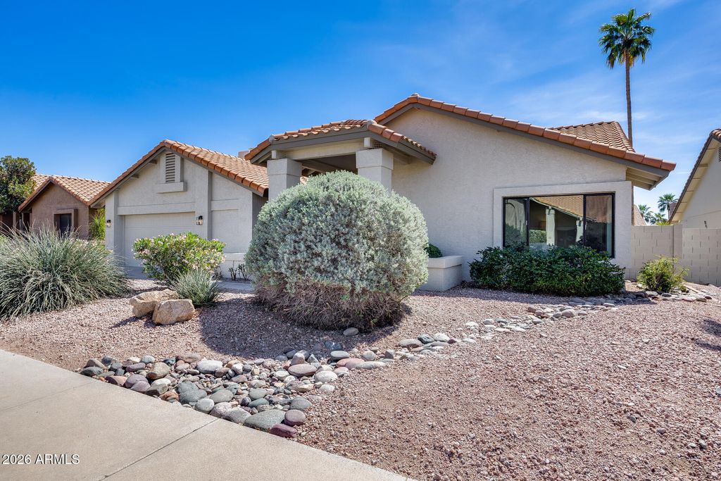 Photo of 9811 E Sutton Drive, Scottsdale, AZ 85260 (MLS # 7003119)