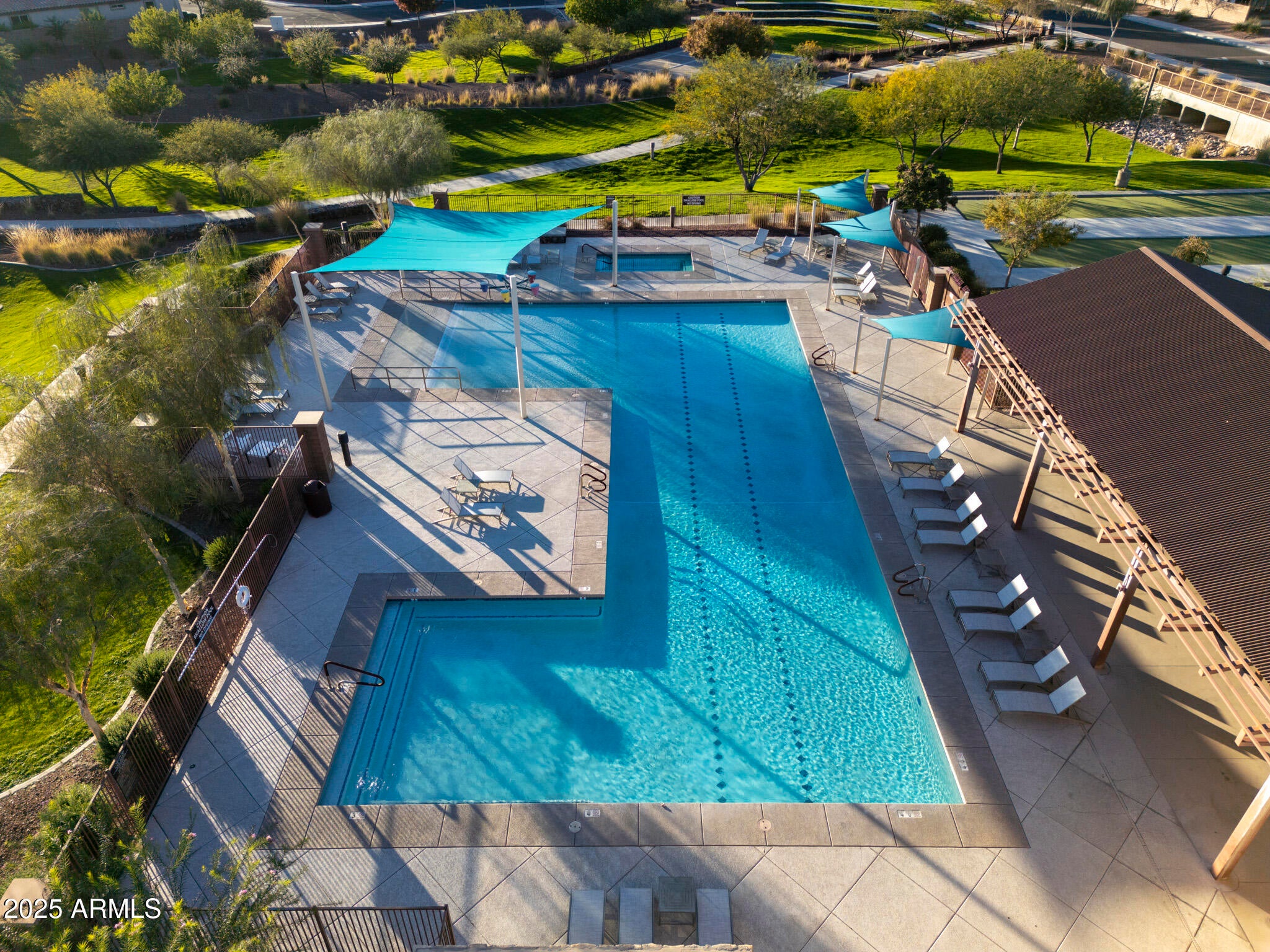 10037 W CASHMAN Drive