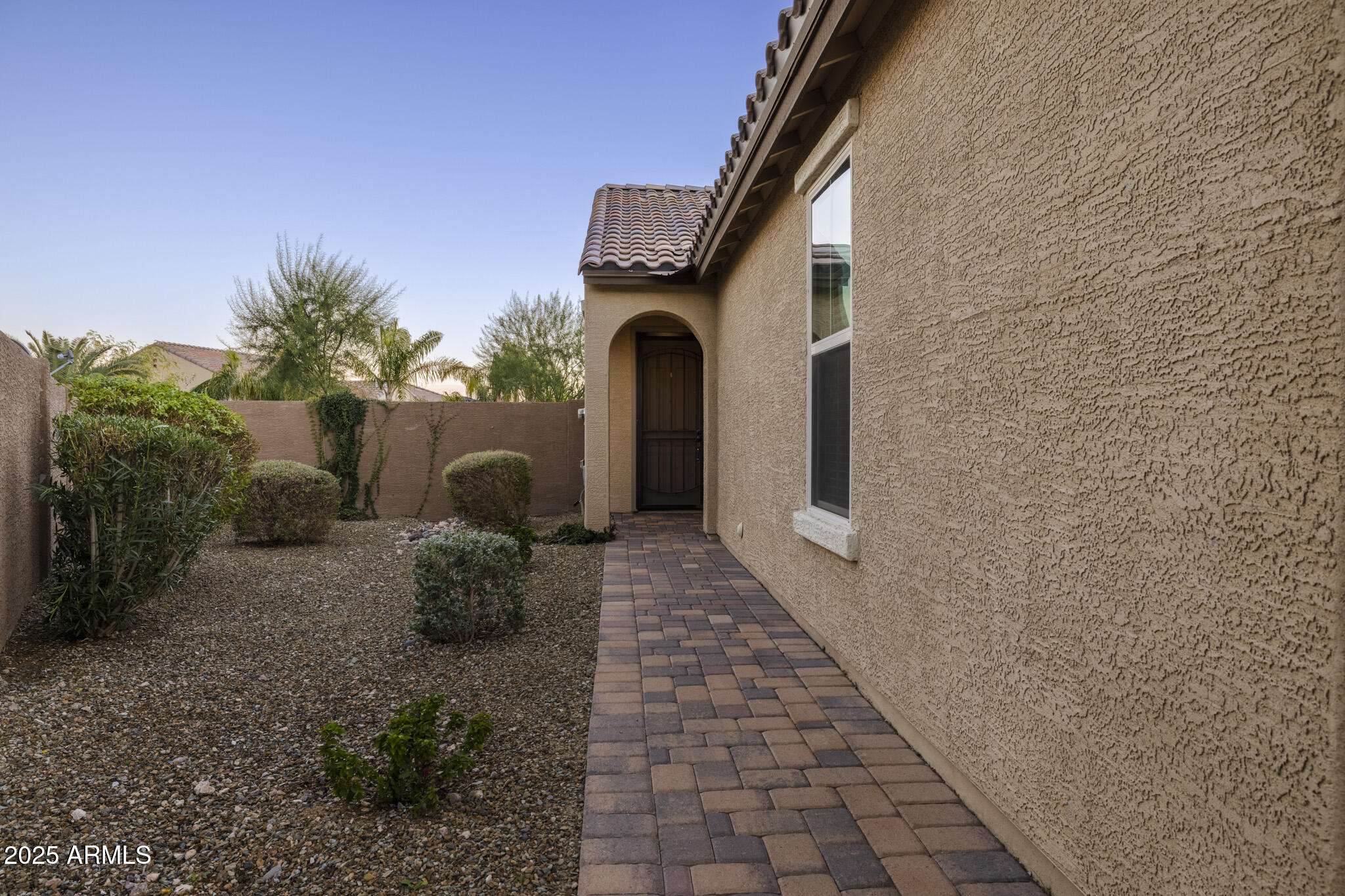 10037 W CASHMAN Drive