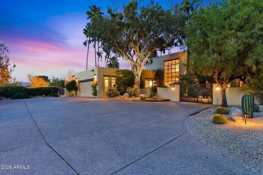 Photo of 7446 E Stagecoach Pass, Carefree, AZ 85377 (MLS # 6999075)