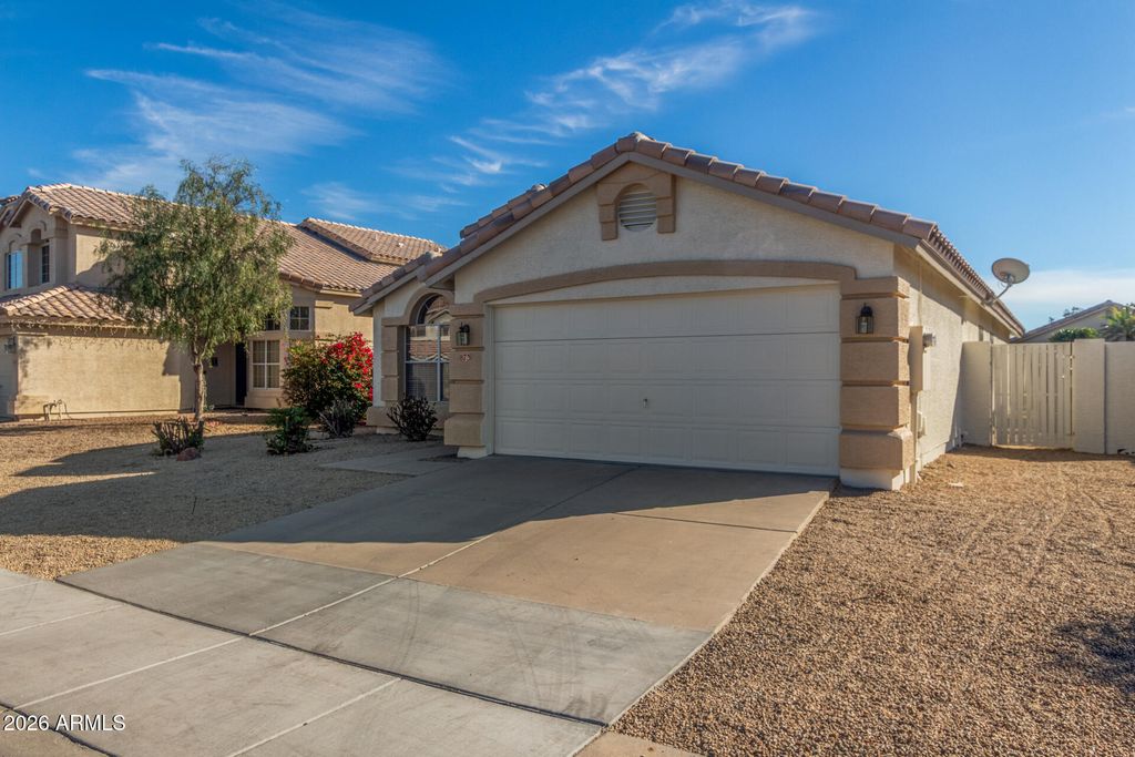 Photo of 873 E Constitution Drive, Chandler, AZ 85225 (MLS # 6971627)