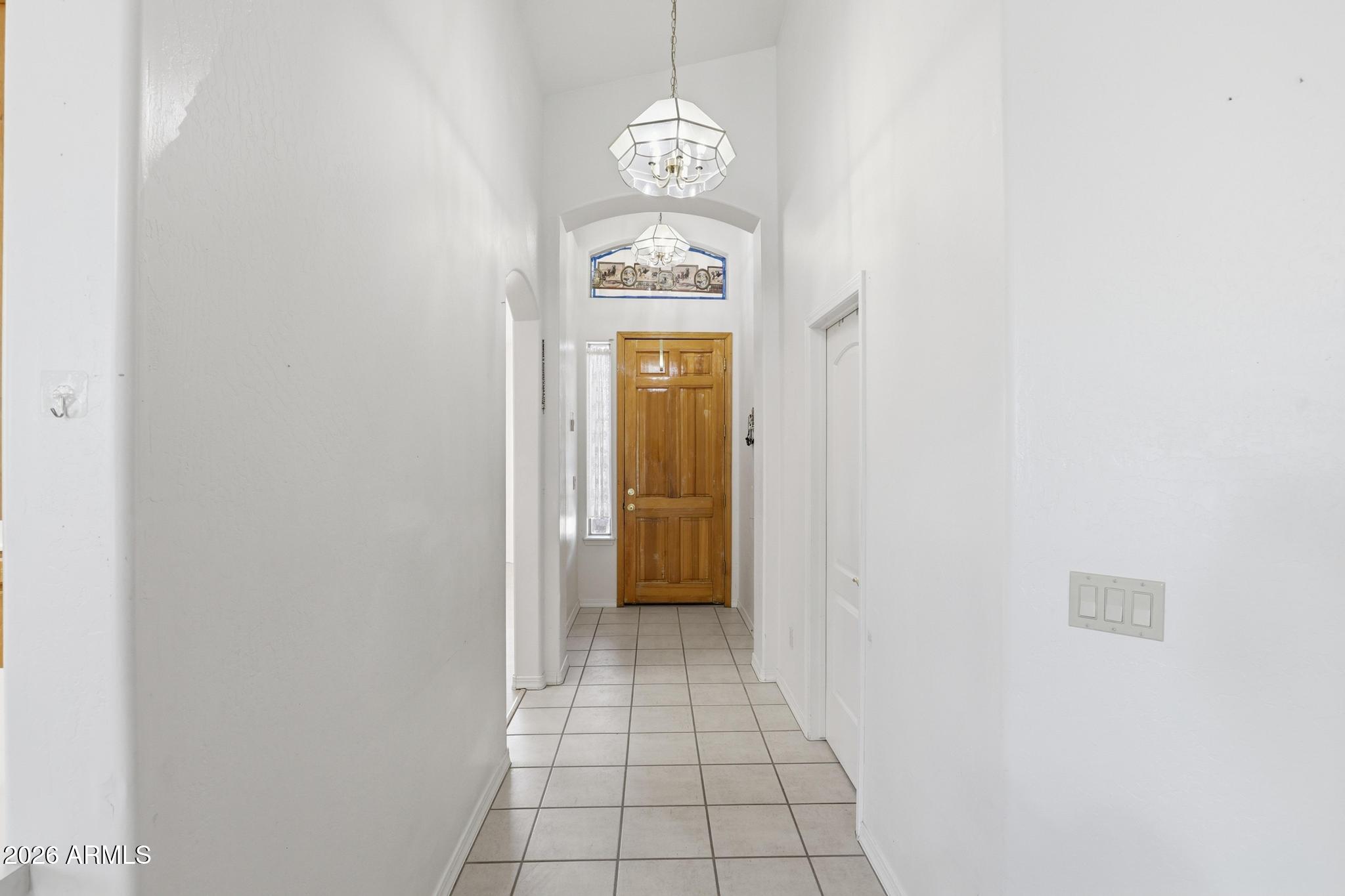 1119 S MOUNTAIN VIEW Drive