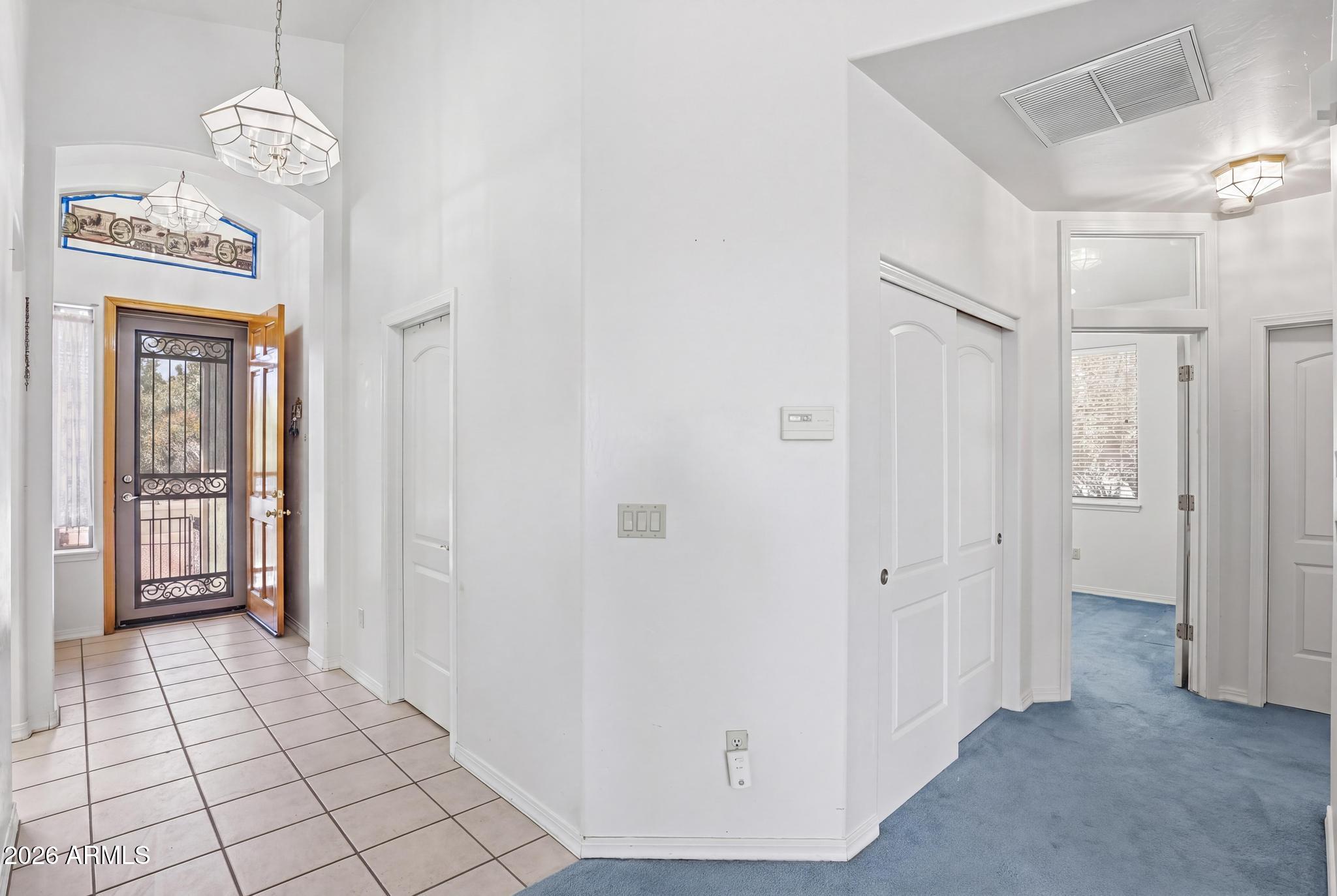 1119 S MOUNTAIN VIEW Drive