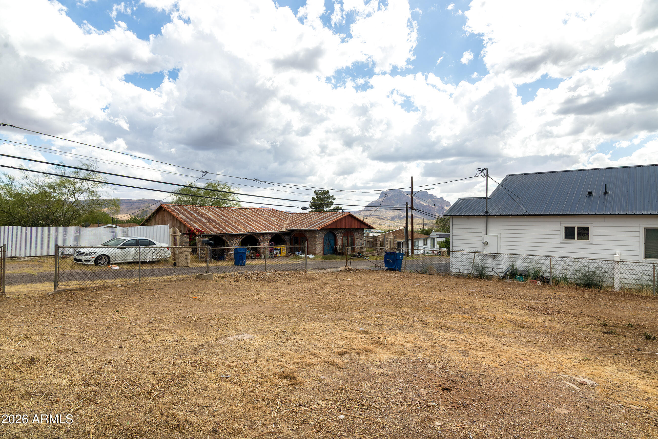 596 W Ray Street -