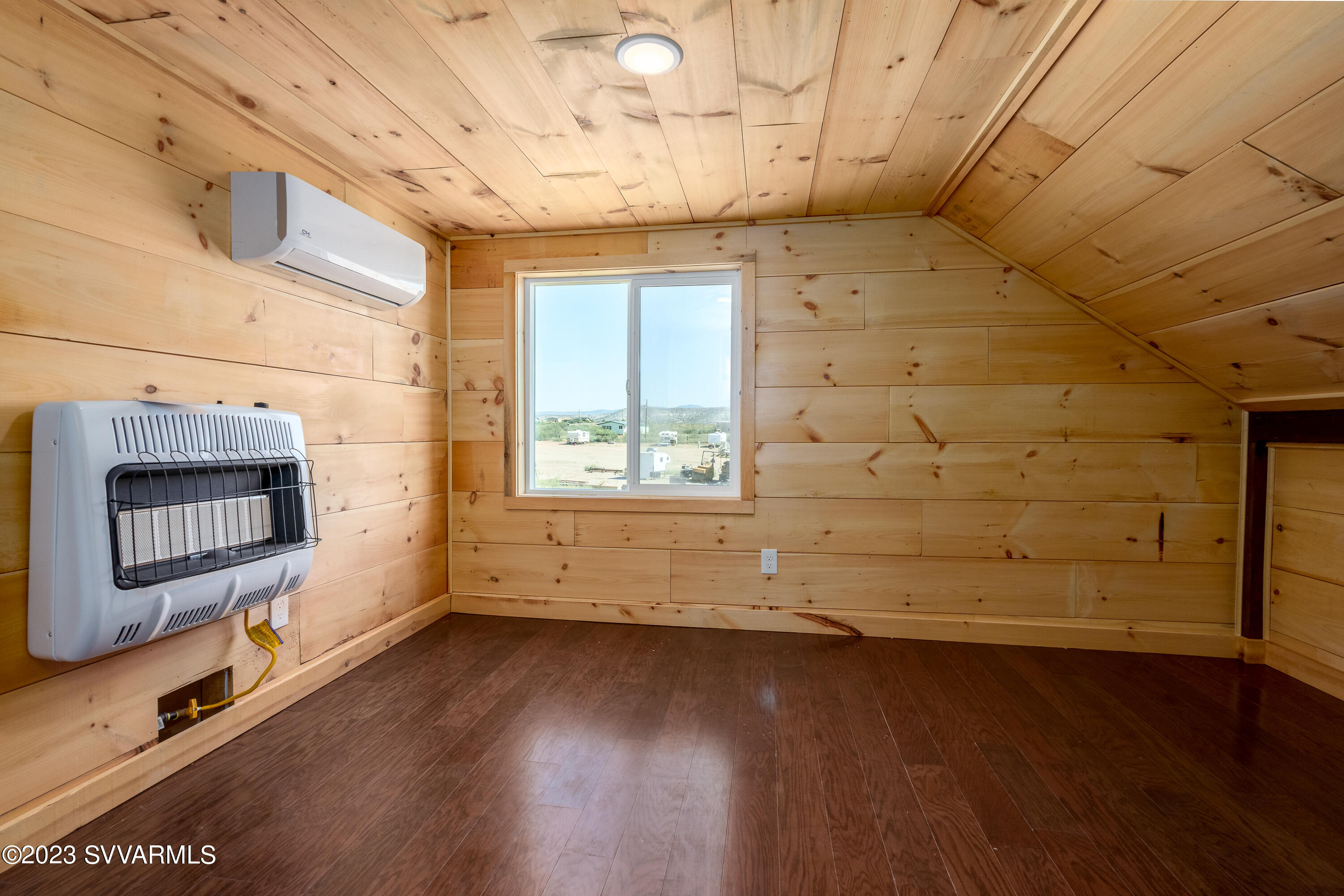 Under 5 Acres - Residential