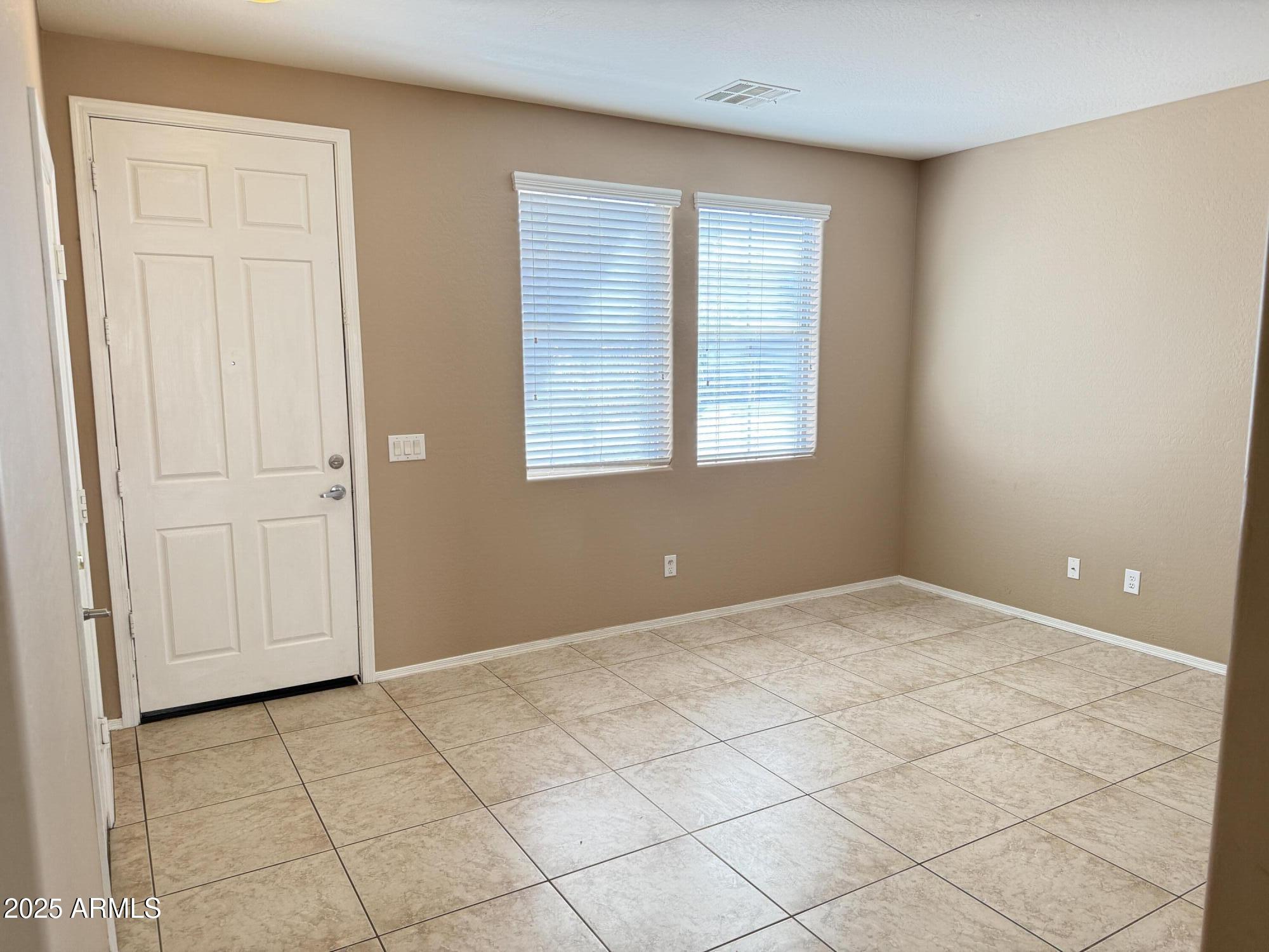 11752 W FOOTHILL Drive