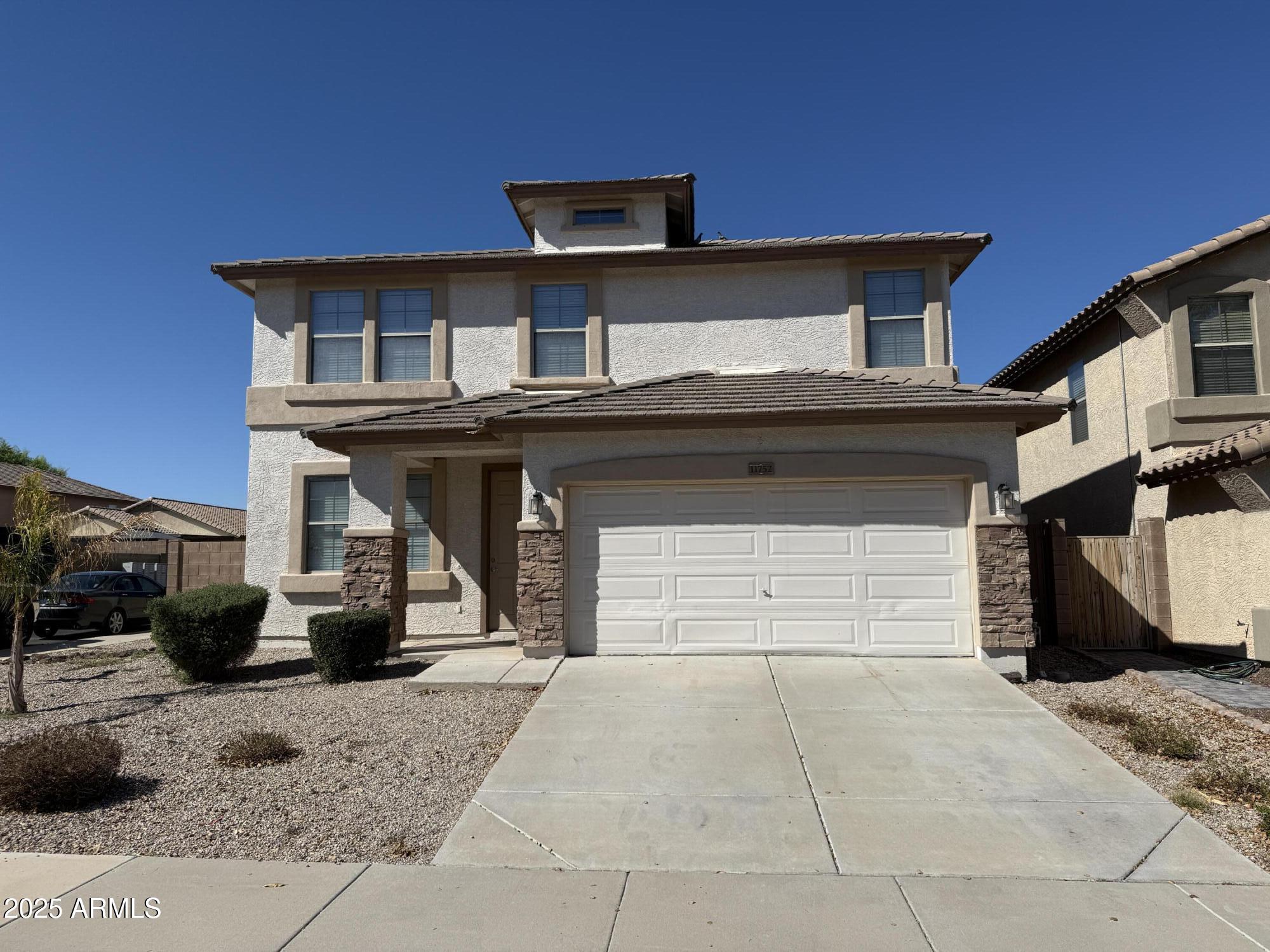 11752 W FOOTHILL Drive