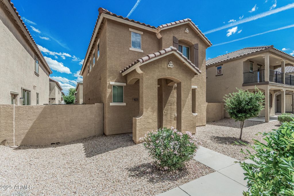 Photo of 923 E Agua Fria Lane, Avondale, AZ 85323 (MLS # 6884084)