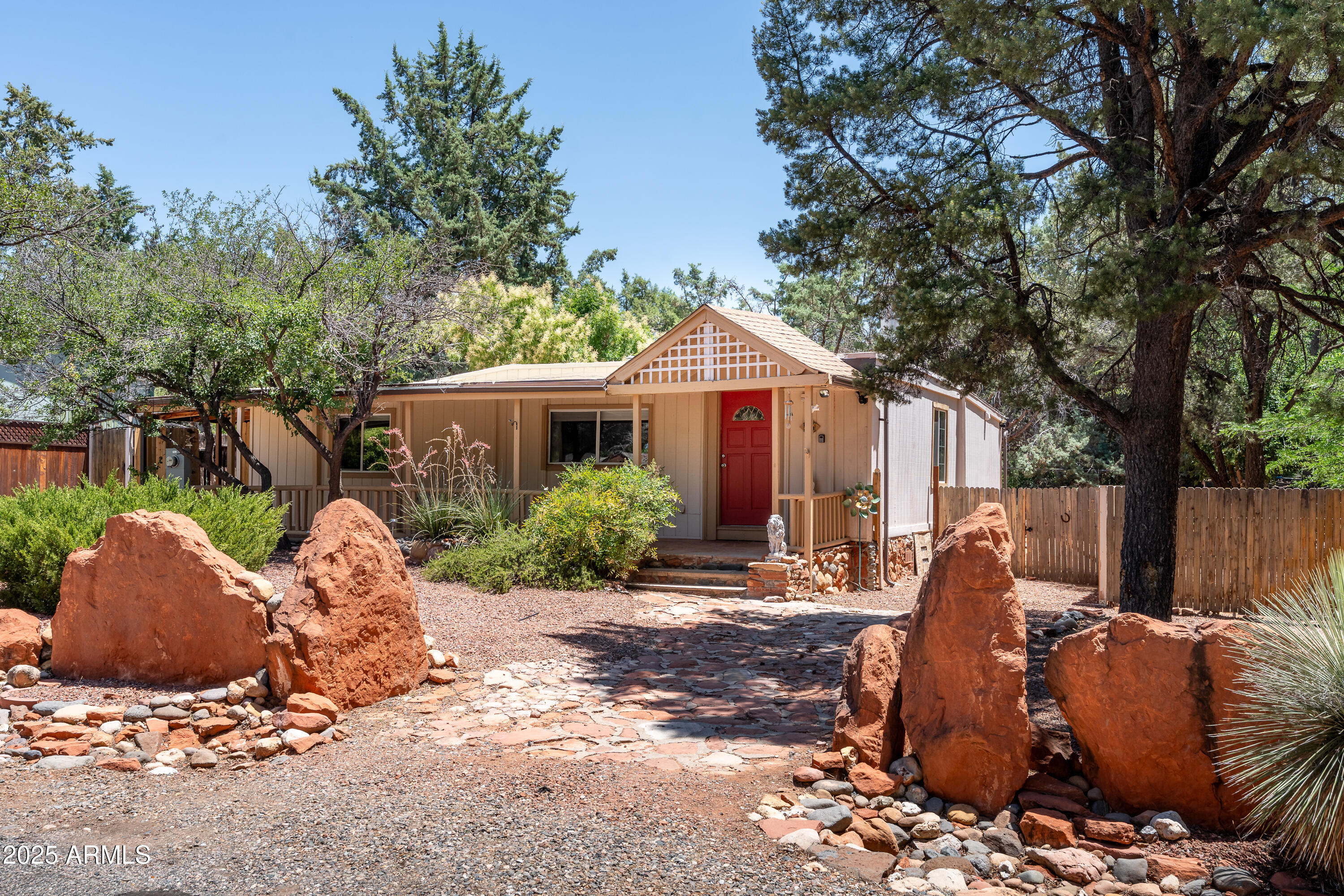 Sedona, Arizona 86351, United States, 2 Bedrooms Bedrooms, ,1 BathroomBathrooms,Residential,Pending,182930