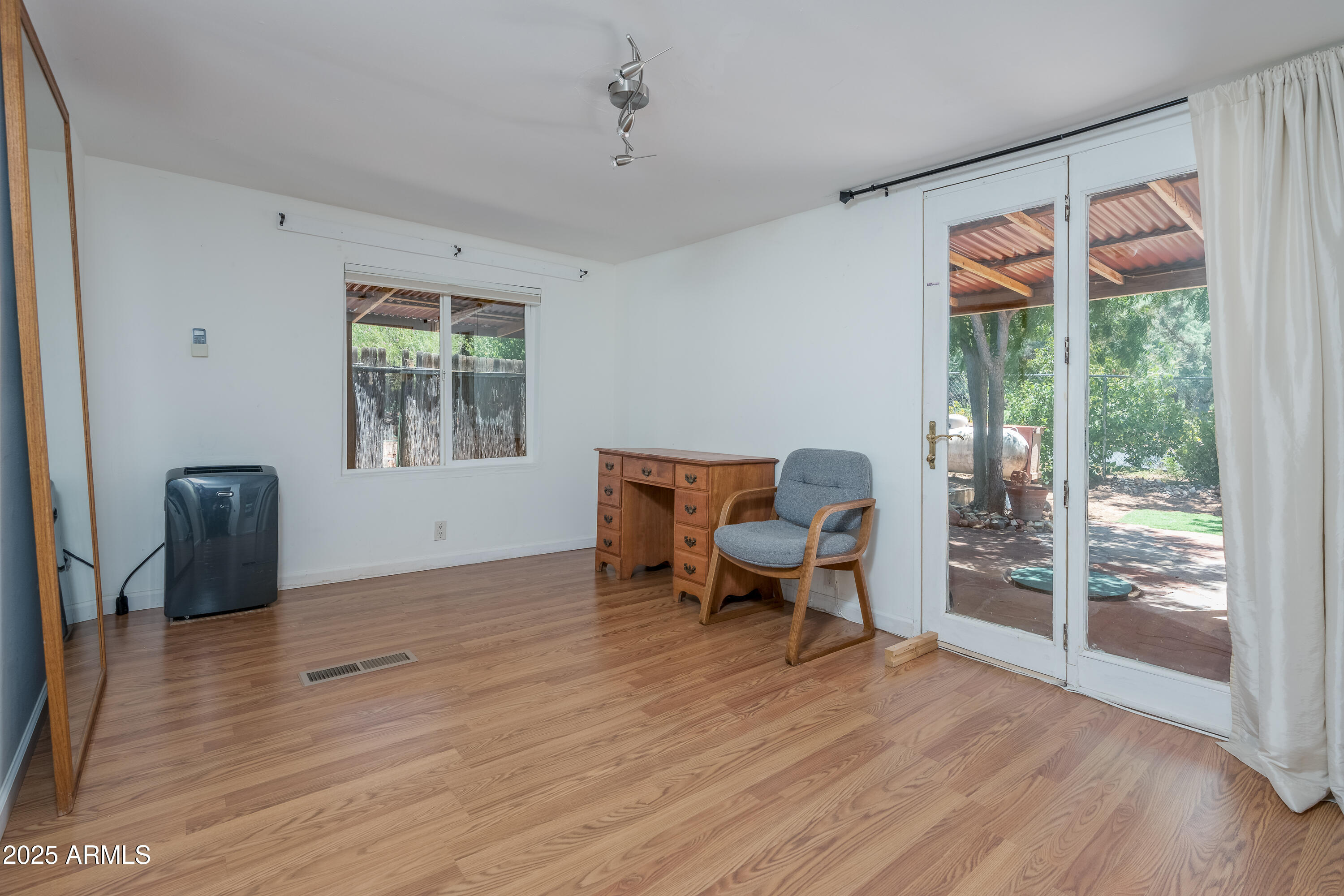 Sedona, Arizona 86351, United States, 2 Bedrooms Bedrooms, ,1 BathroomBathrooms,Residential,Pending,182930