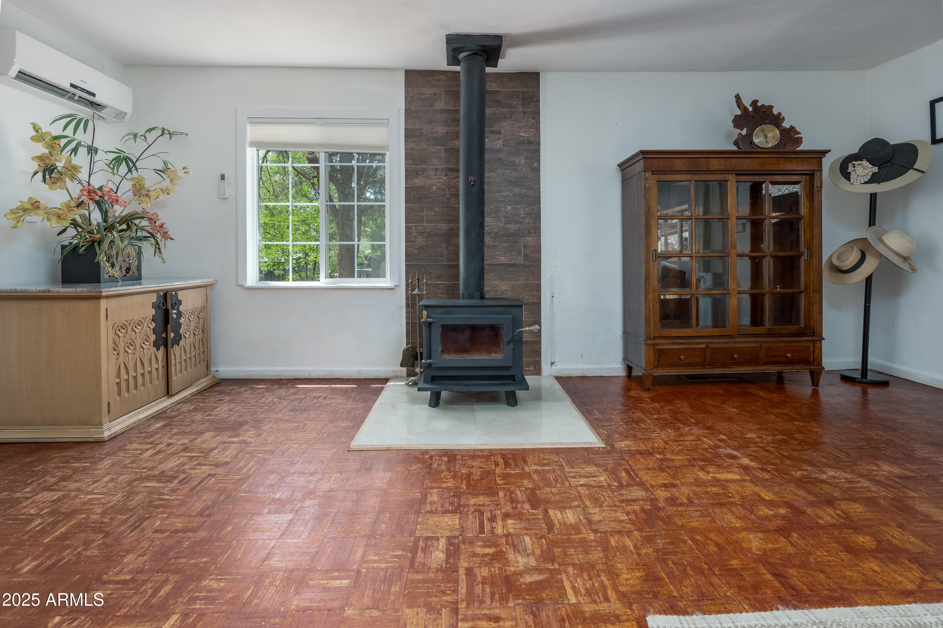 Sedona, Arizona 86351, United States, 2 Bedrooms Bedrooms, ,1 BathroomBathrooms,Residential,Pending,182930