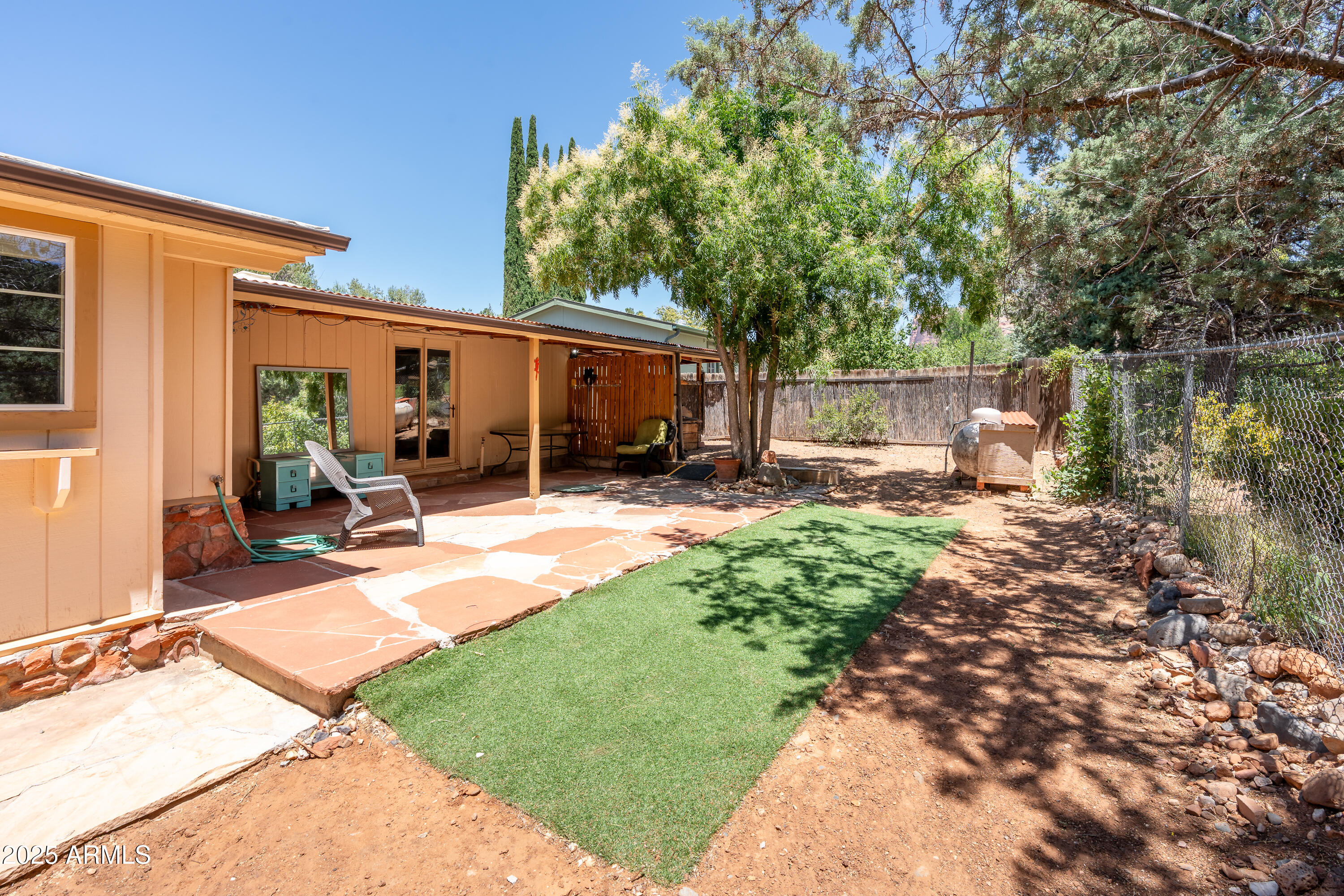 Sedona, Arizona 86351, United States, 2 Bedrooms Bedrooms, ,1 BathroomBathrooms,Residential,Pending,182930