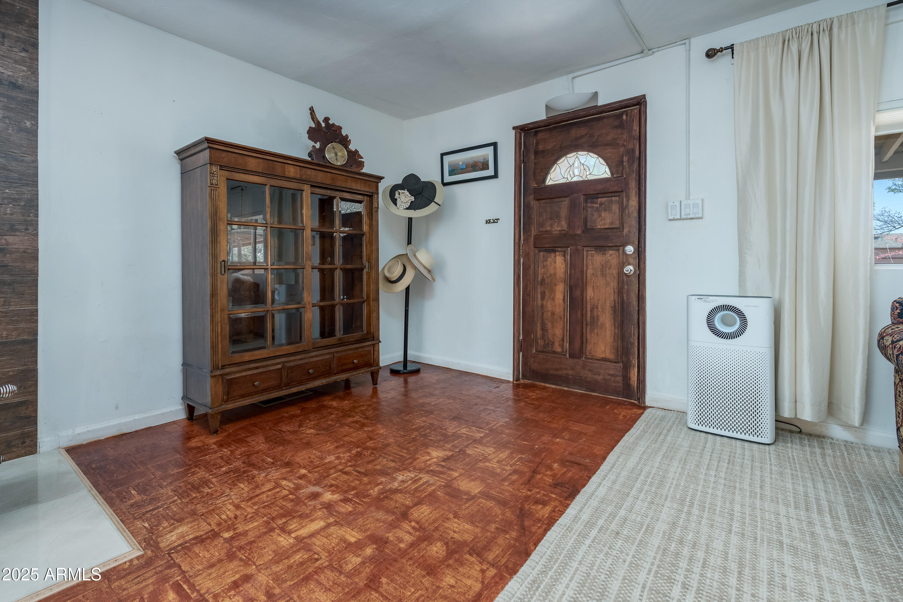 Sedona, Arizona 86351, United States, 2 Bedrooms Bedrooms, ,1 BathroomBathrooms,Residential,Pending,182930