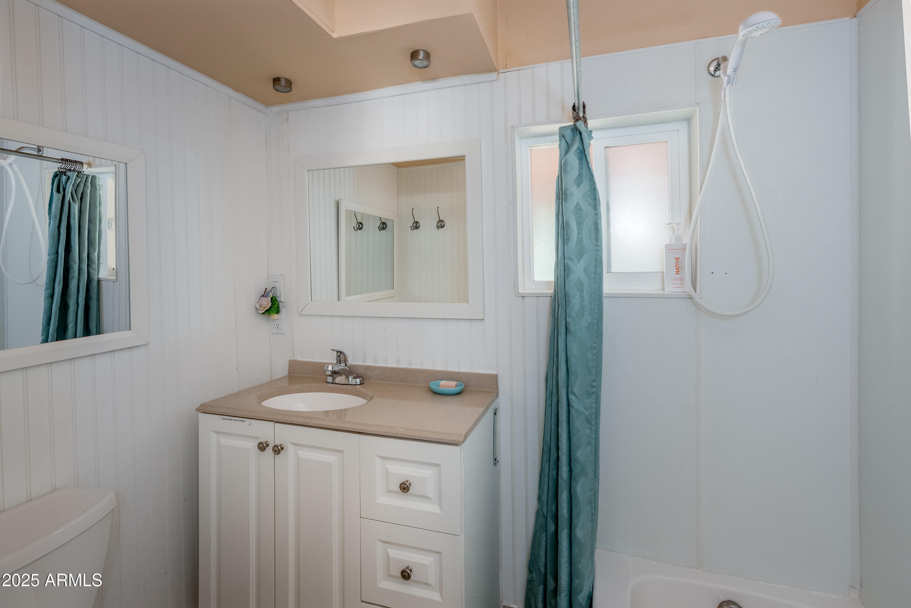 Sedona, Arizona 86351, United States, 2 Bedrooms Bedrooms, ,1 BathroomBathrooms,Residential,Pending,182930