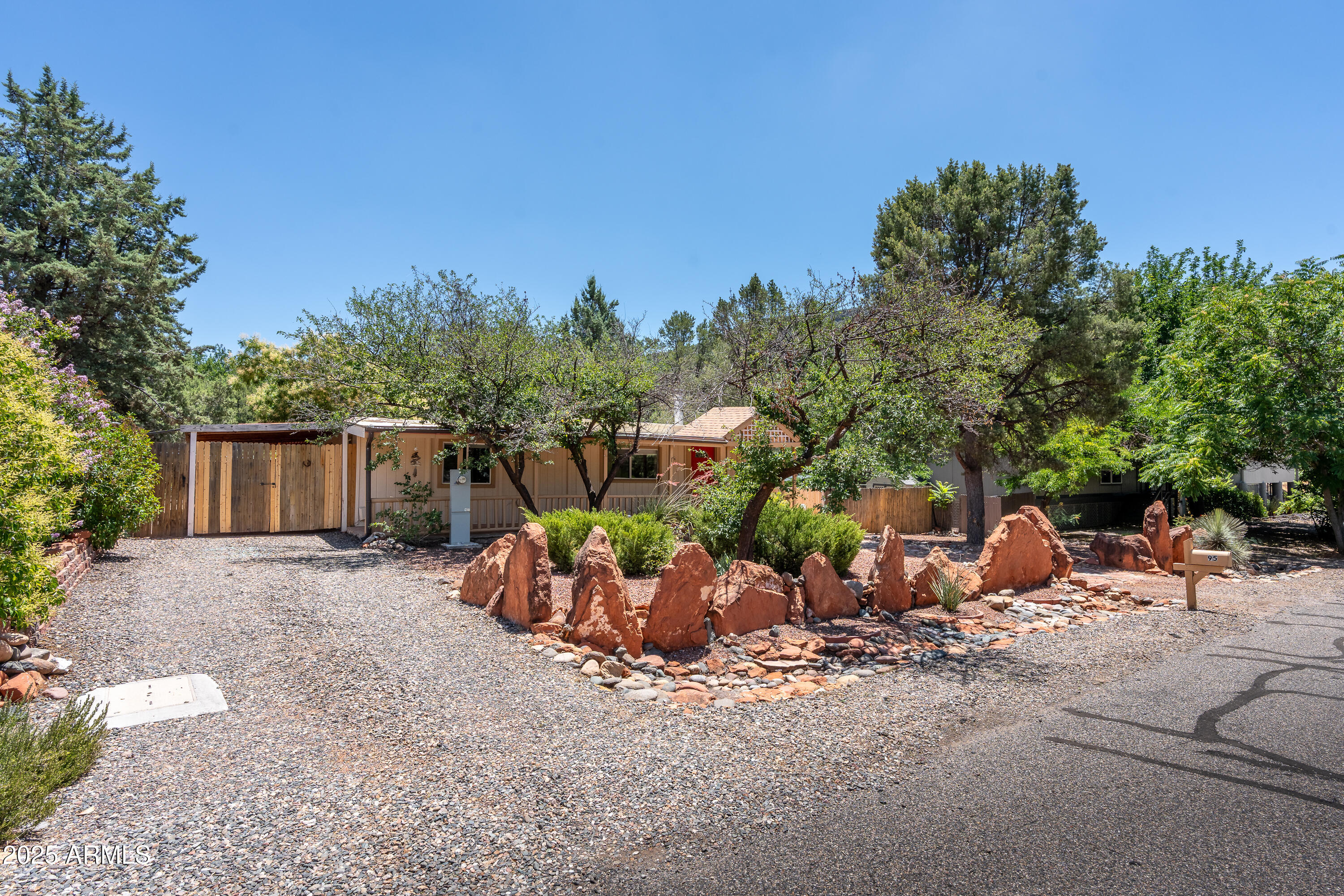 Sedona, Arizona 86351, United States, 2 Bedrooms Bedrooms, ,1 BathroomBathrooms,Residential,Pending,182930