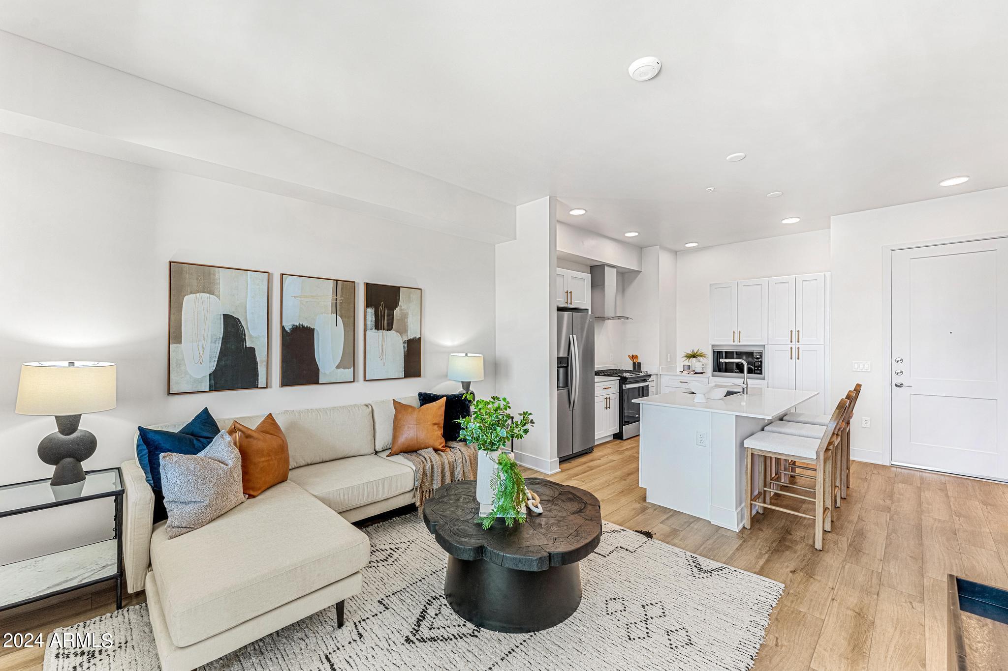 3131 N CENTRAL Avenue 6017