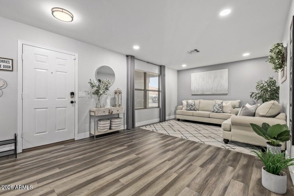 10617 W DALEY Lane