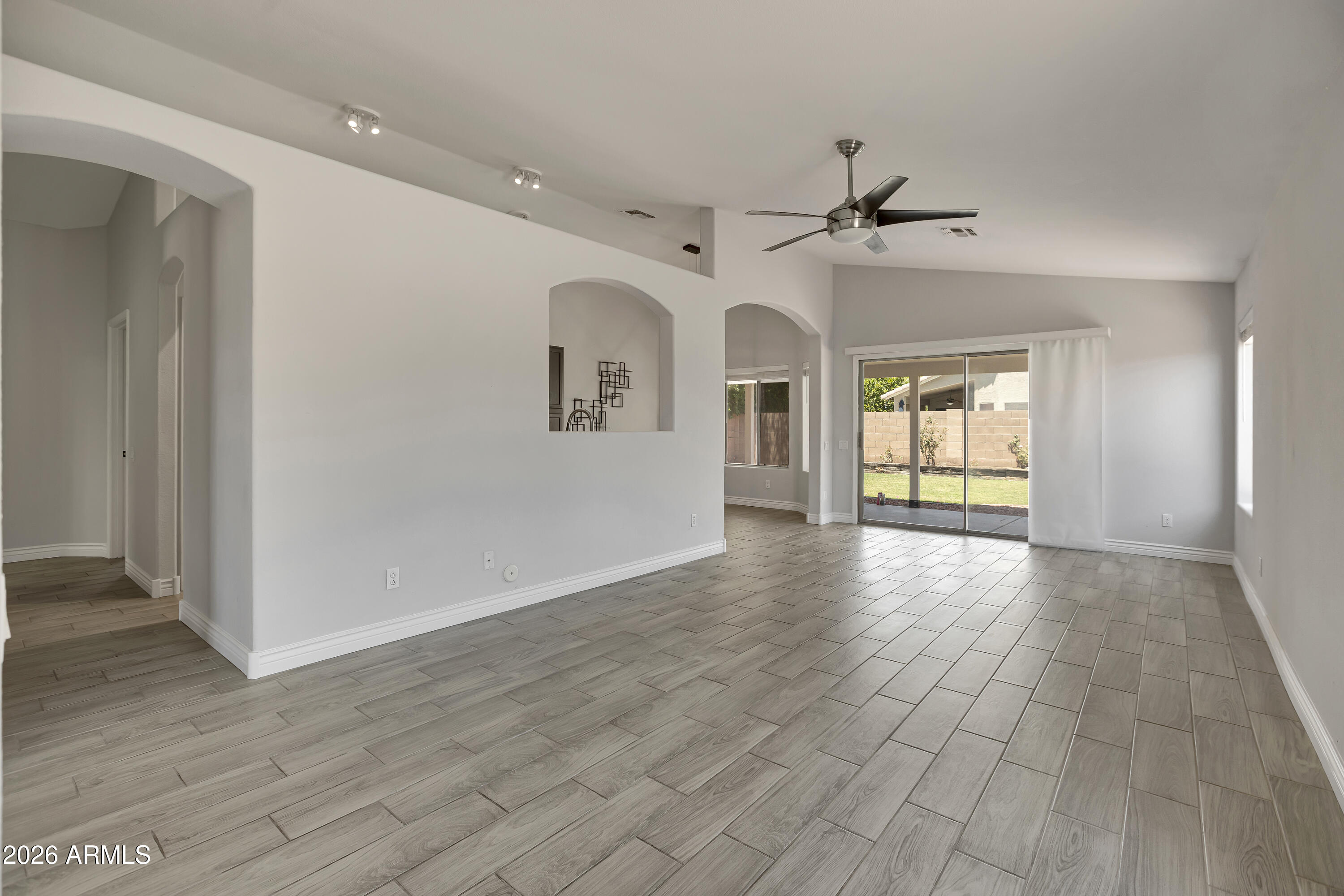 3126 E Captain Dreyfus Avenue