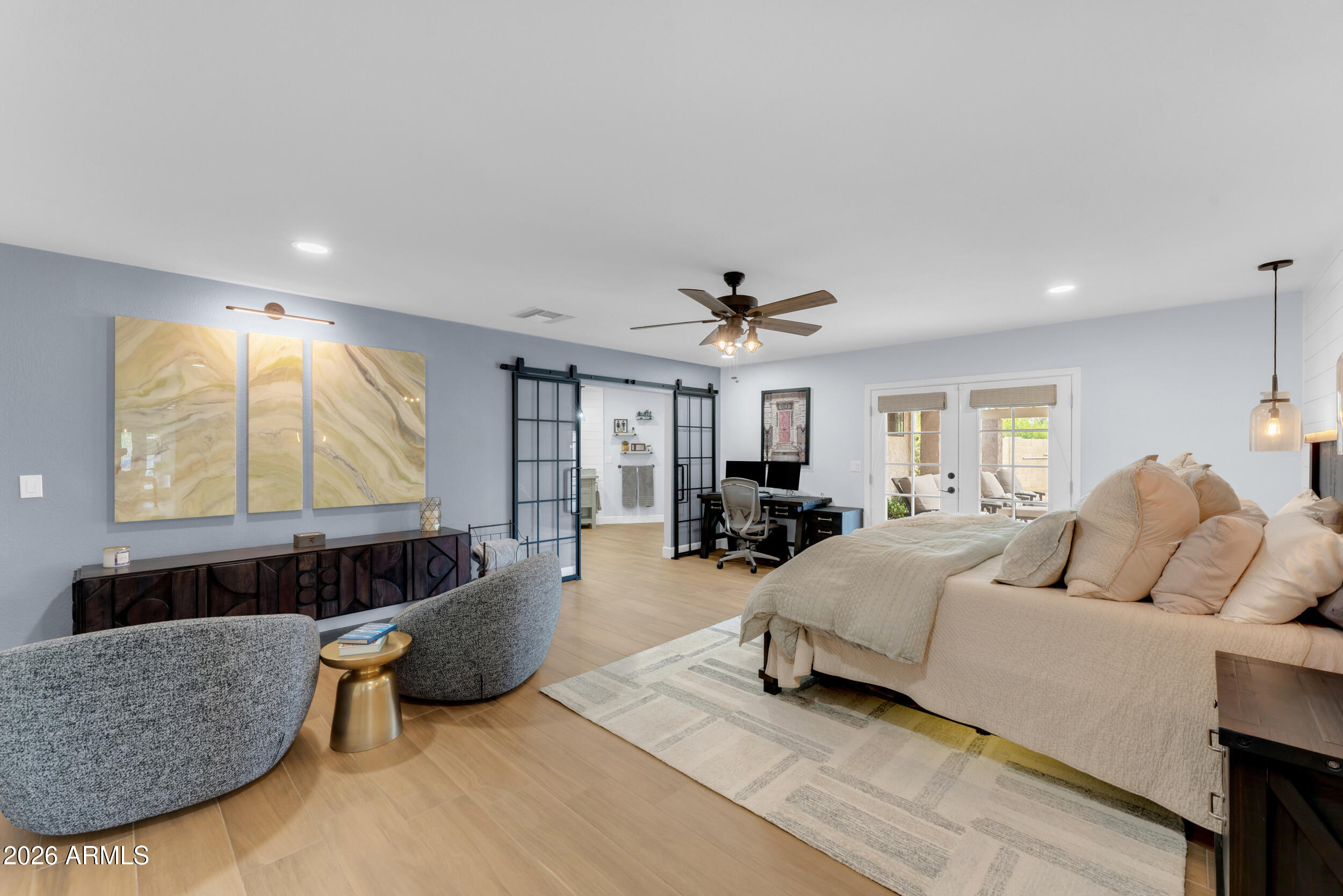 133 W PERSHING Avenue