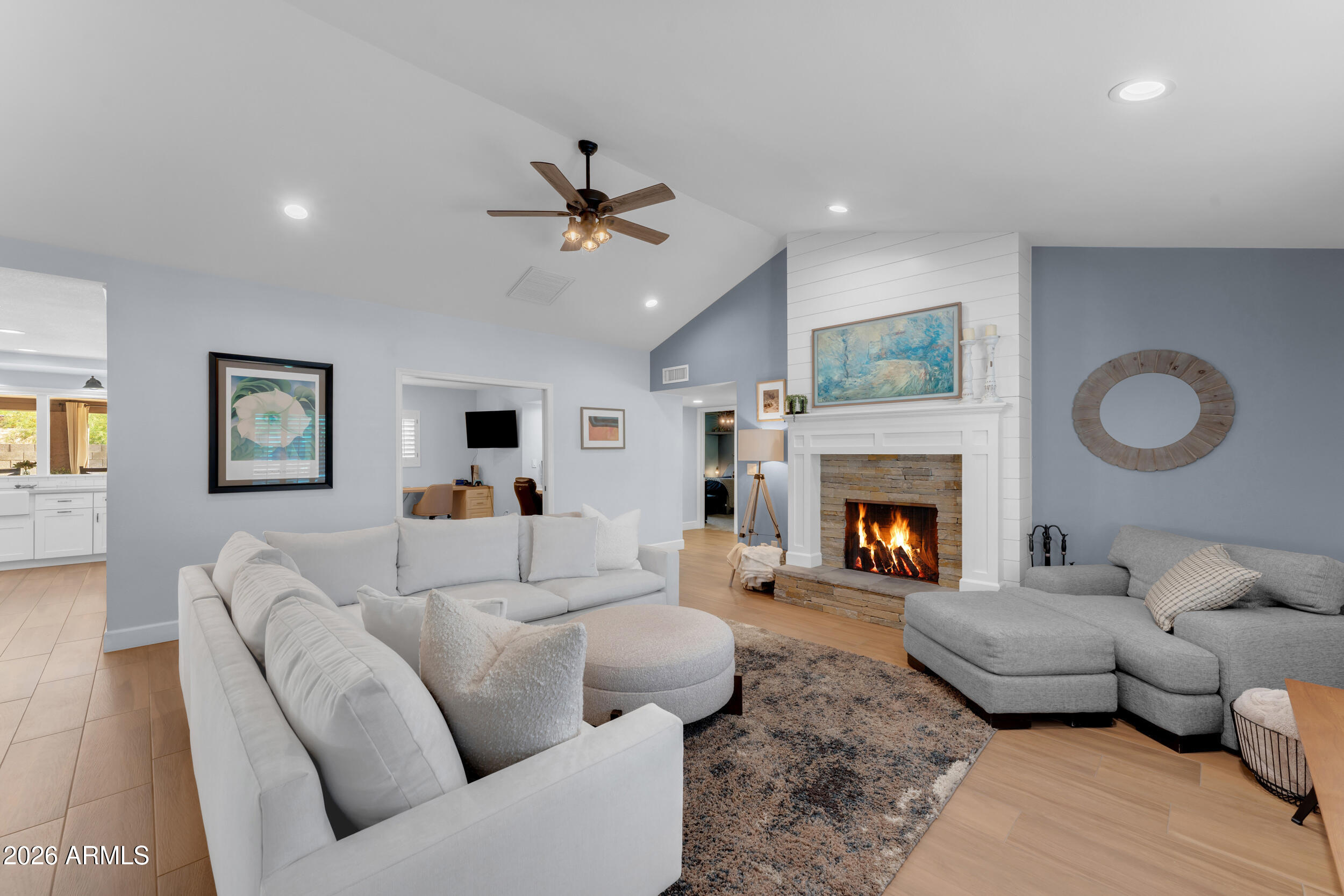 133 W PERSHING Avenue