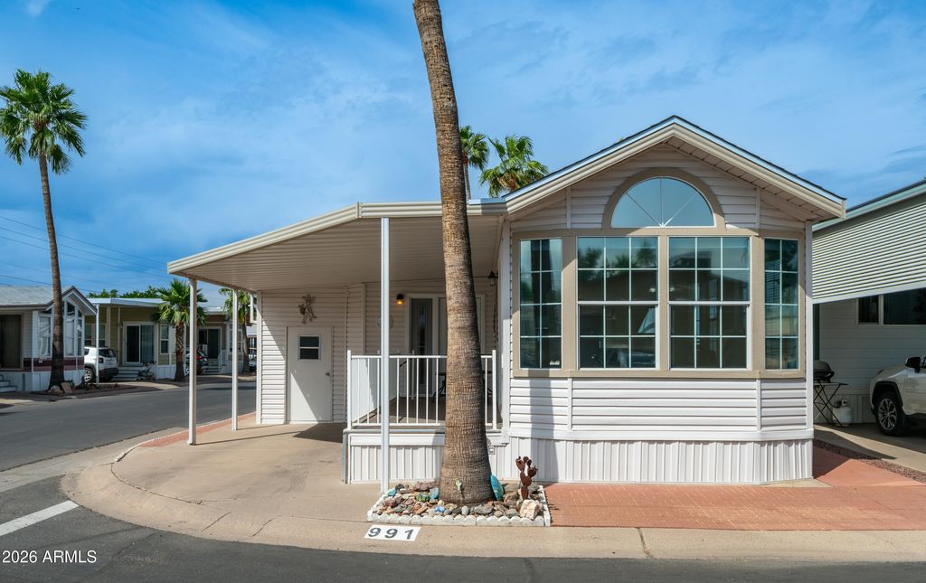 Photo of 991 Oxide Drive, Apache Junction, AZ 85119 (MLS # 7007611)