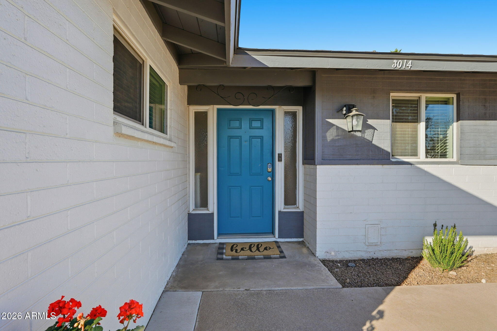 3014 E WHITTON Avenue