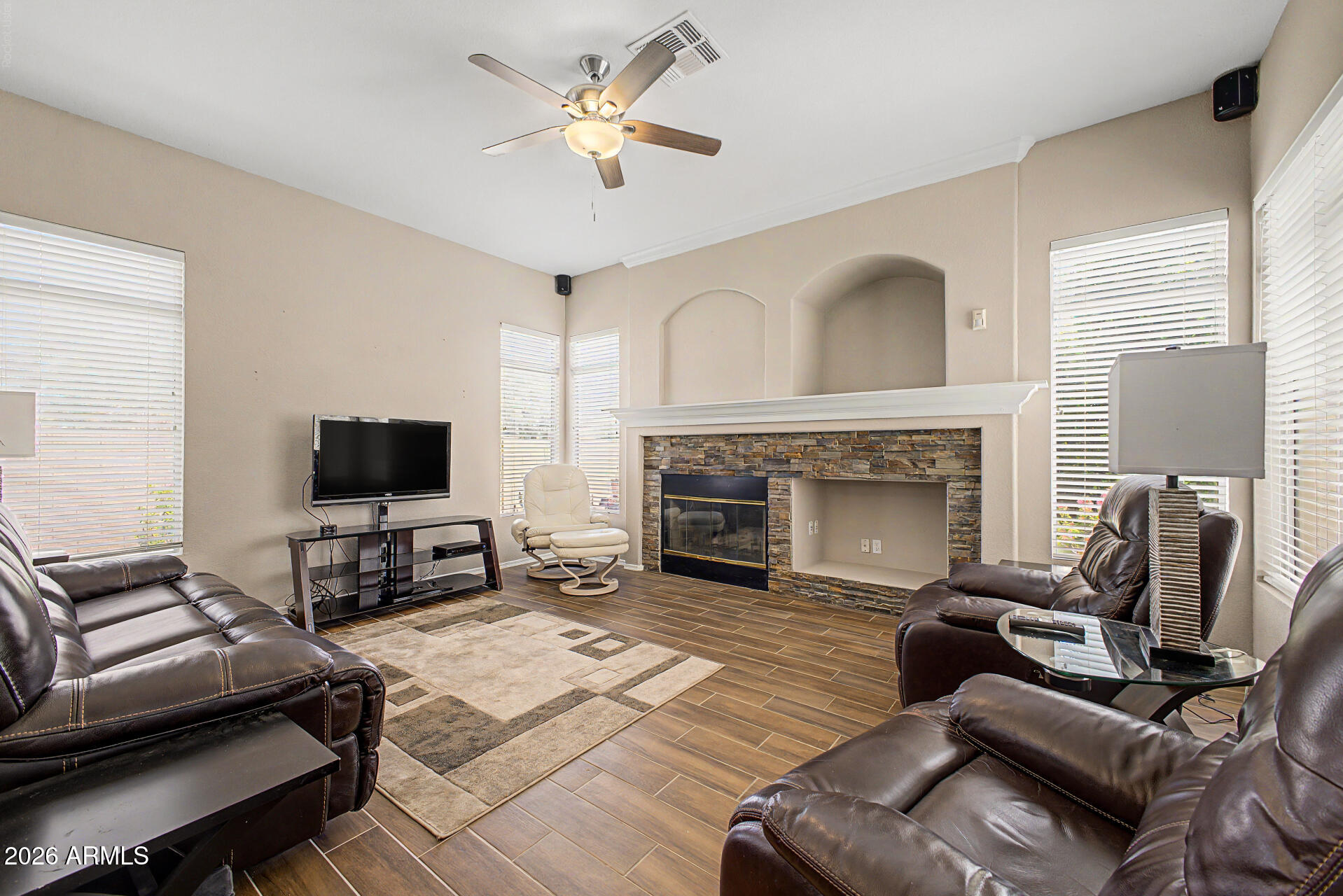 5525 E KAREN Drive