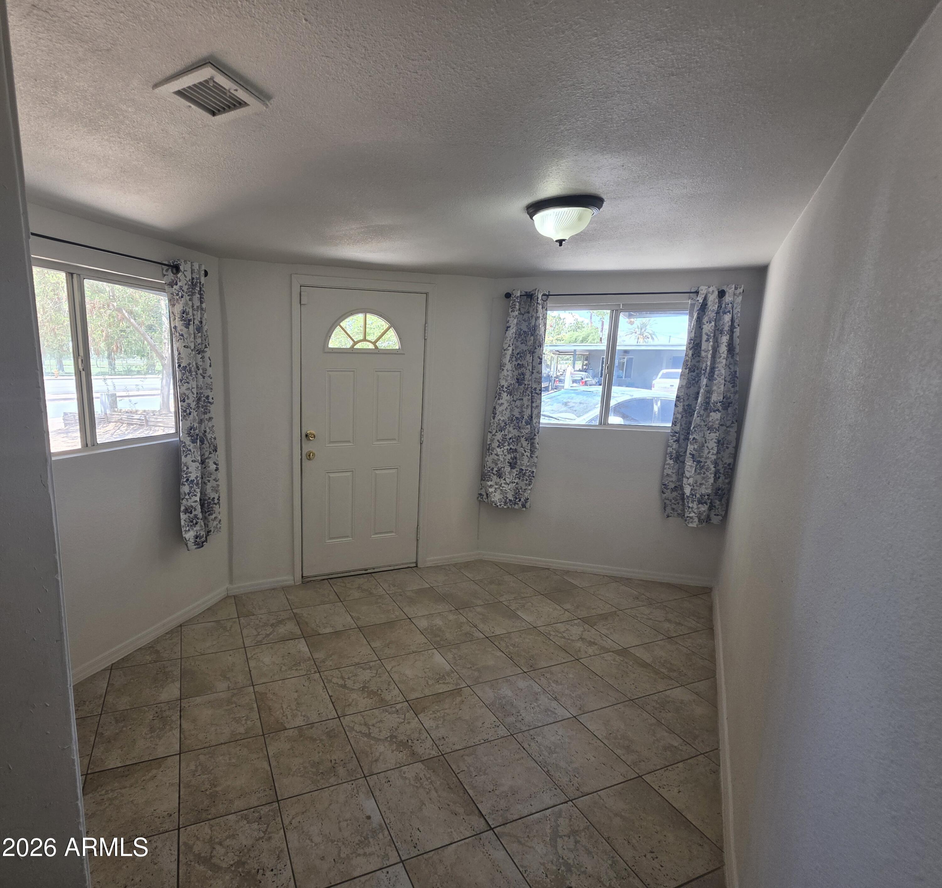 5841 W MACKENZIE Drive