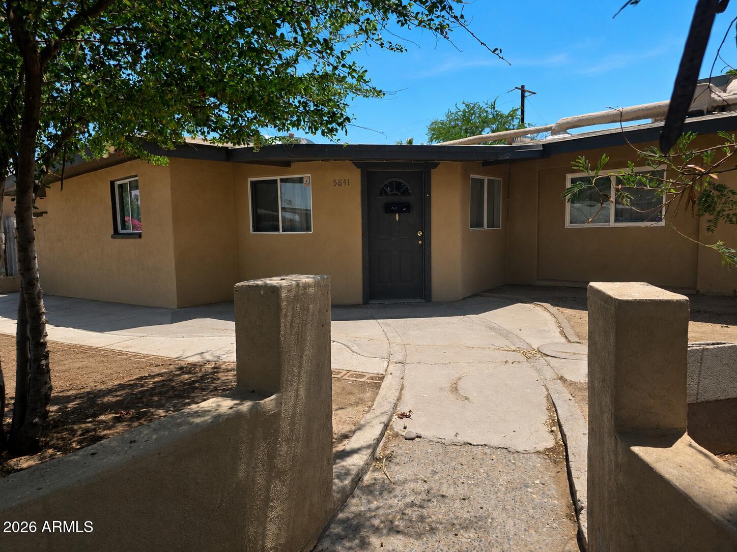5841 W MACKENZIE Drive