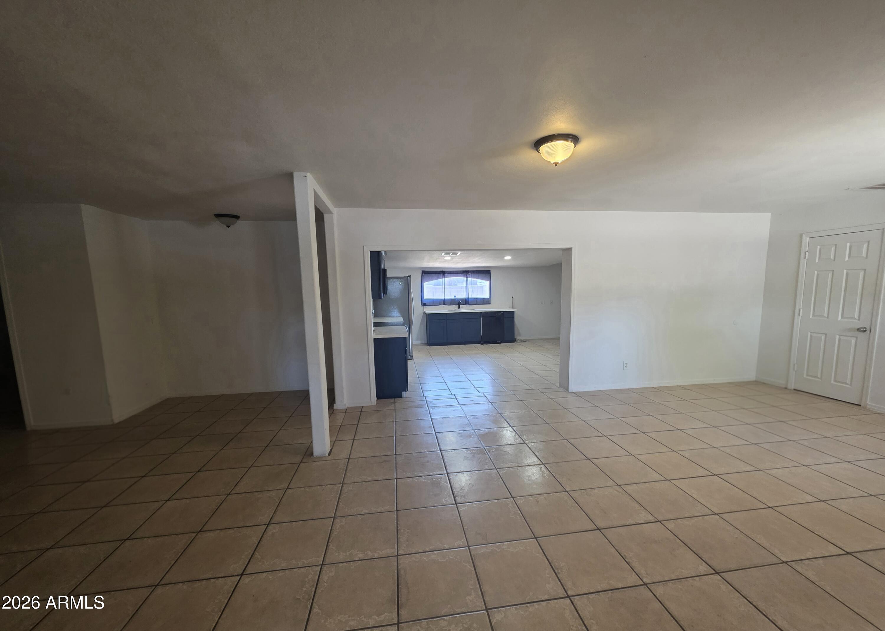 5841 W MACKENZIE Drive