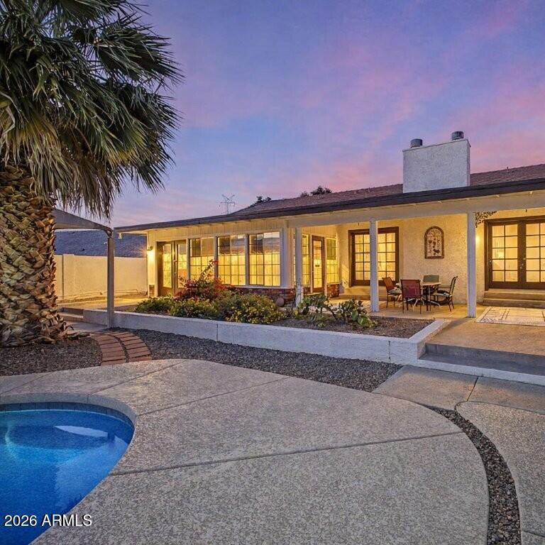 1443 E LELAND Street