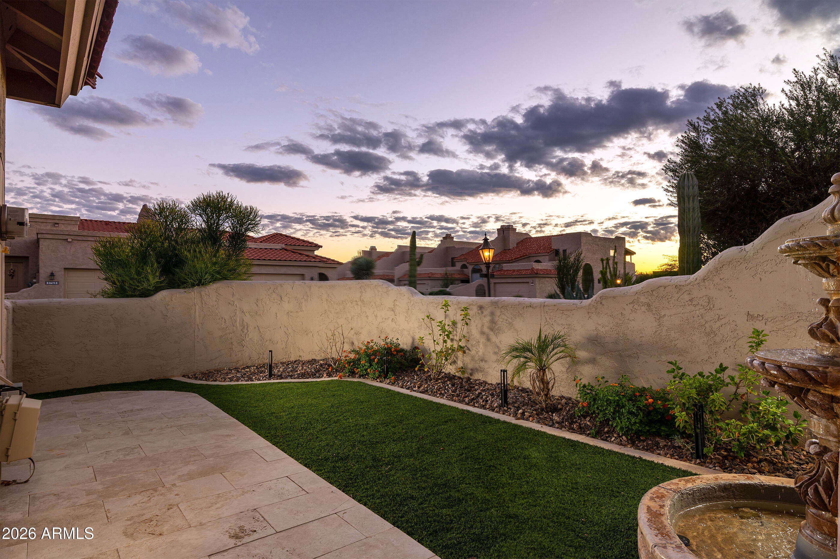 8762 E GREENVIEW Drive