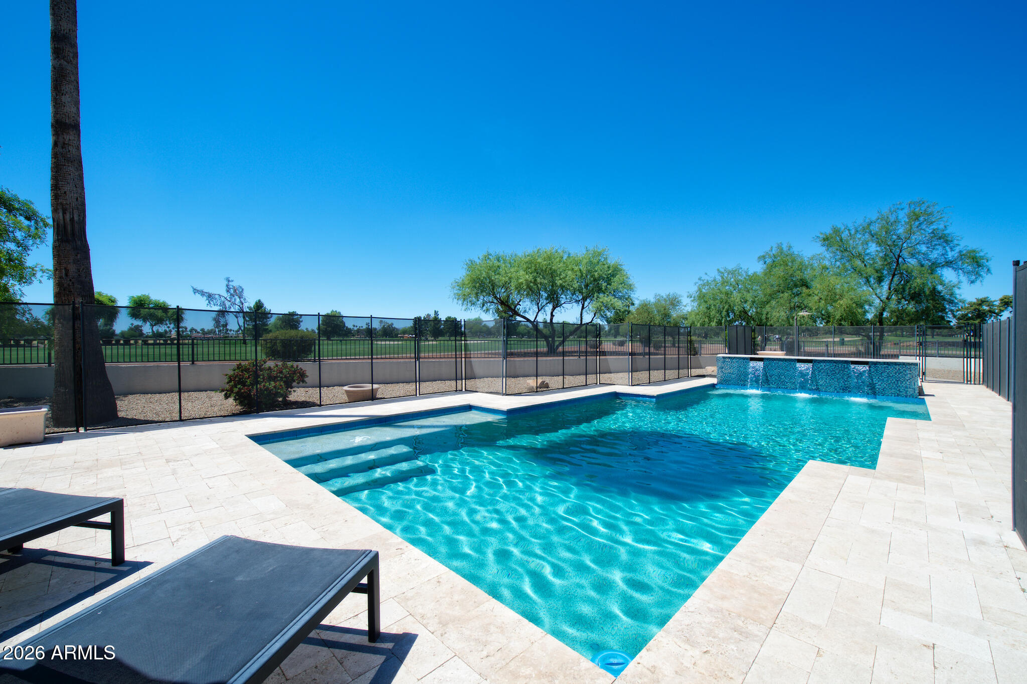 1002 E ACACIA Circle