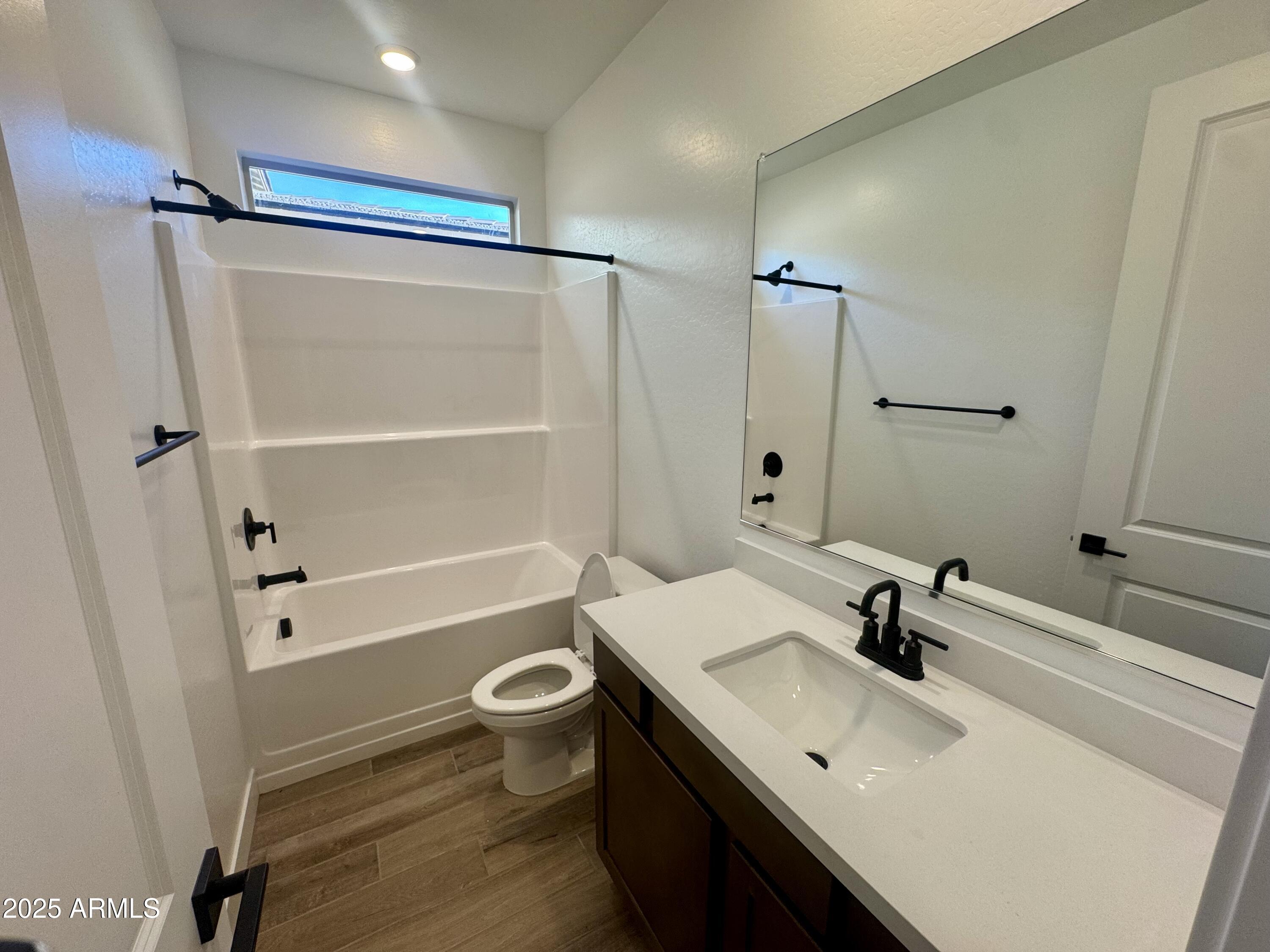 2928 E Mecklenburg Way