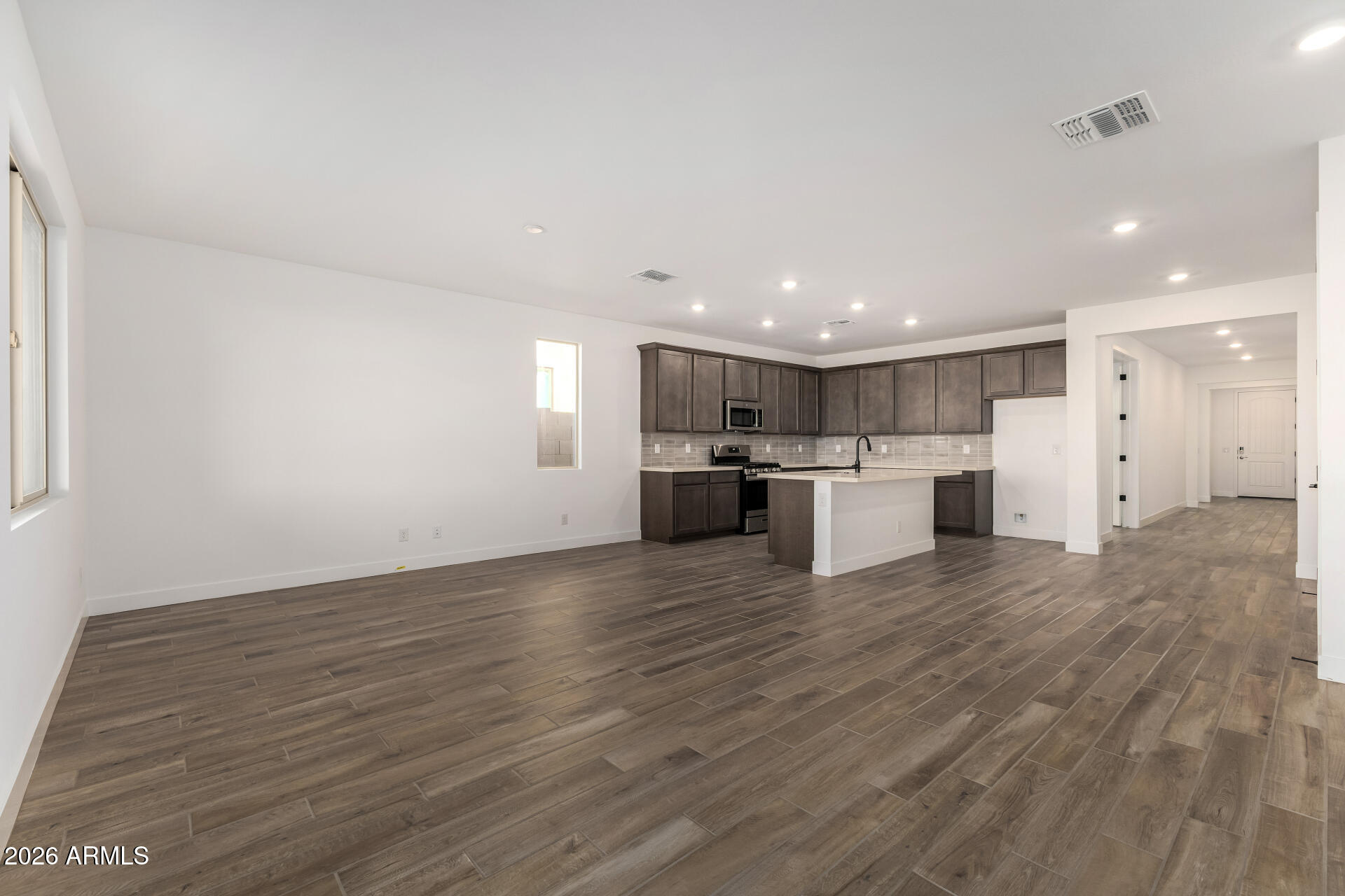 2928 E Mecklenburg Way