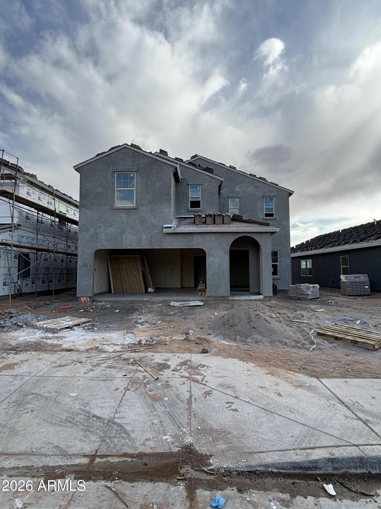 5671 E Hornblende Way