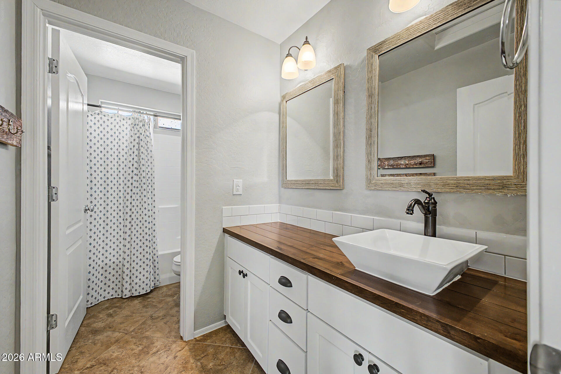 LYONS GATE PHASE 9 - Residential